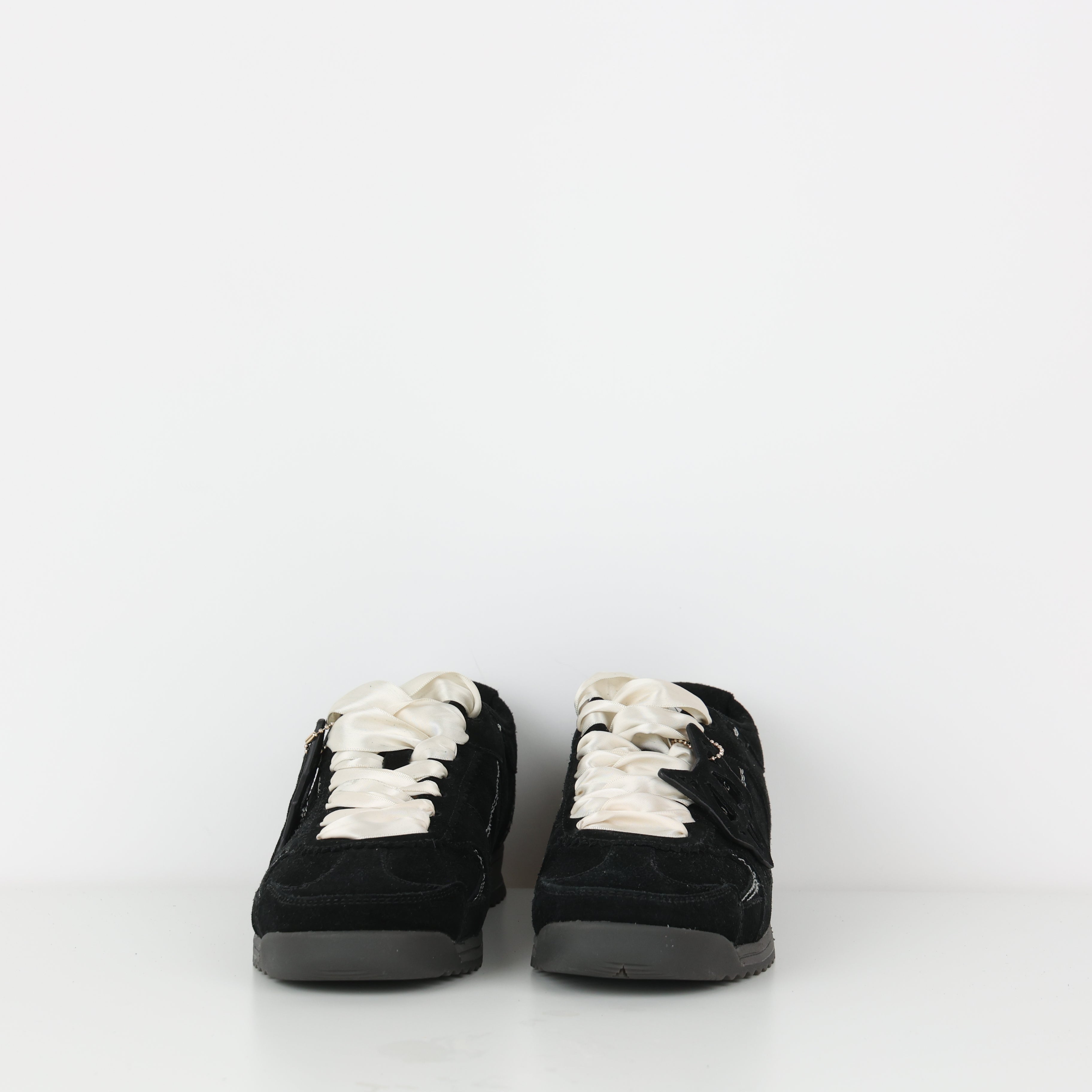 Trainers , Shoe Size 39