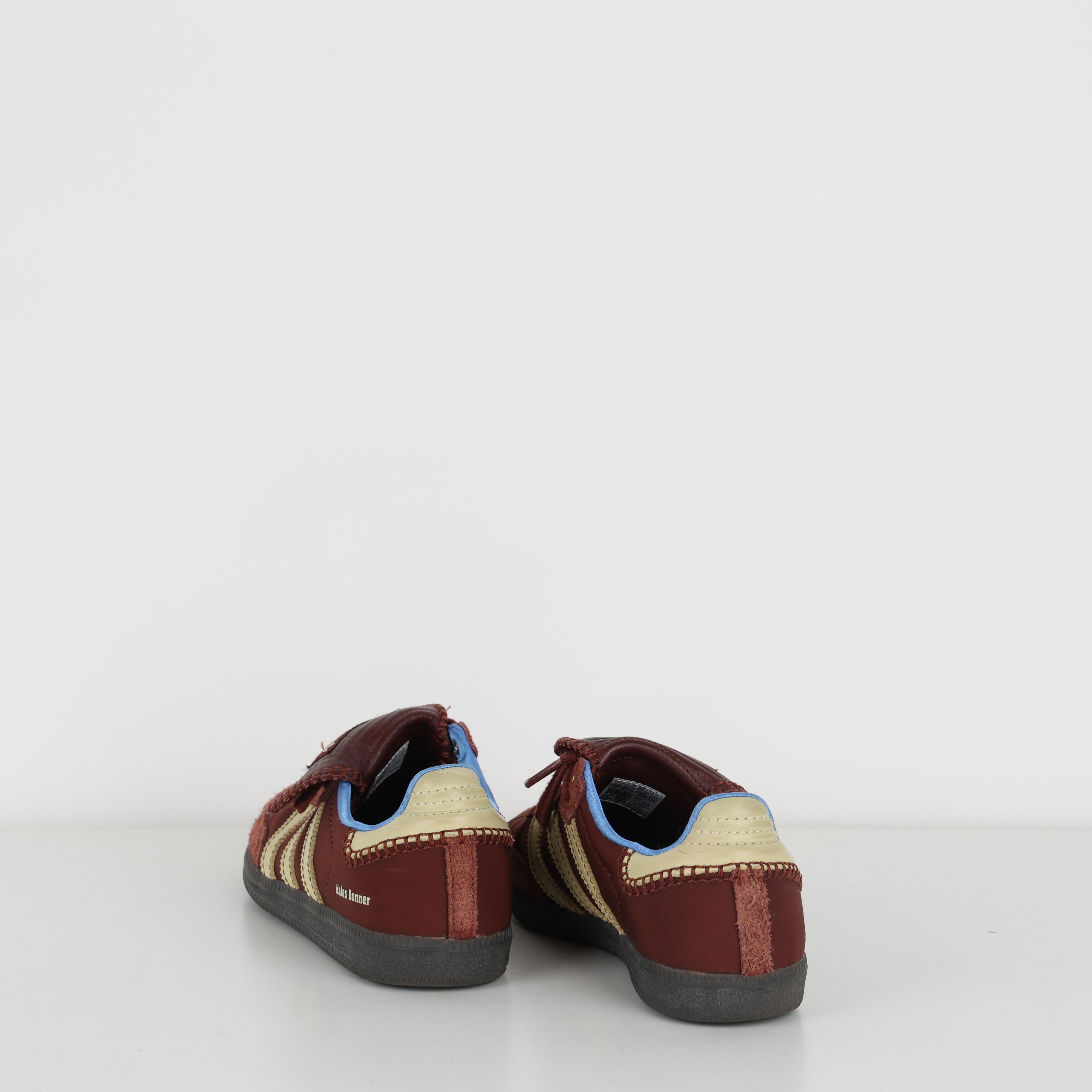 Trainers , Shoe Size 40