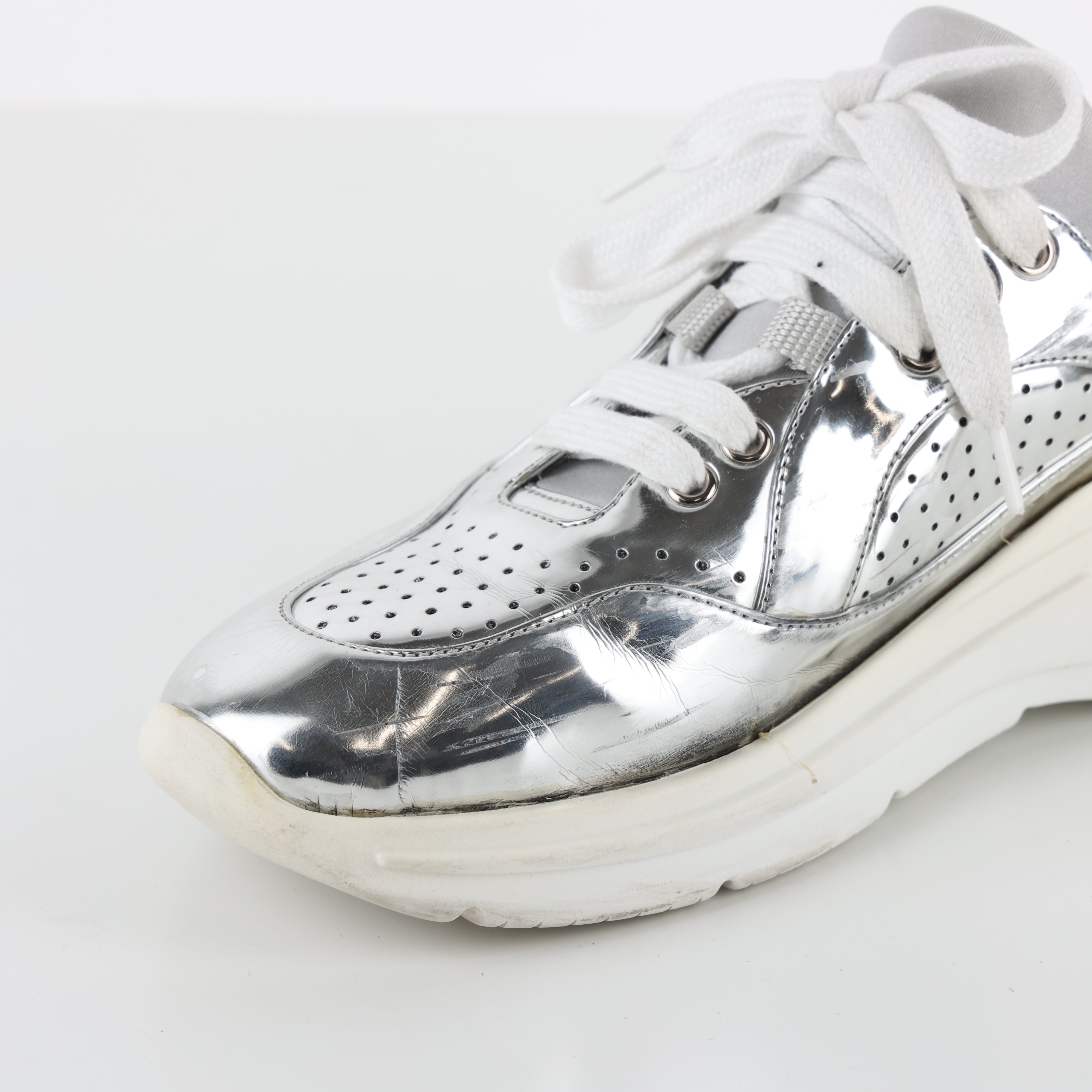 Trainers , Shoe Size 39