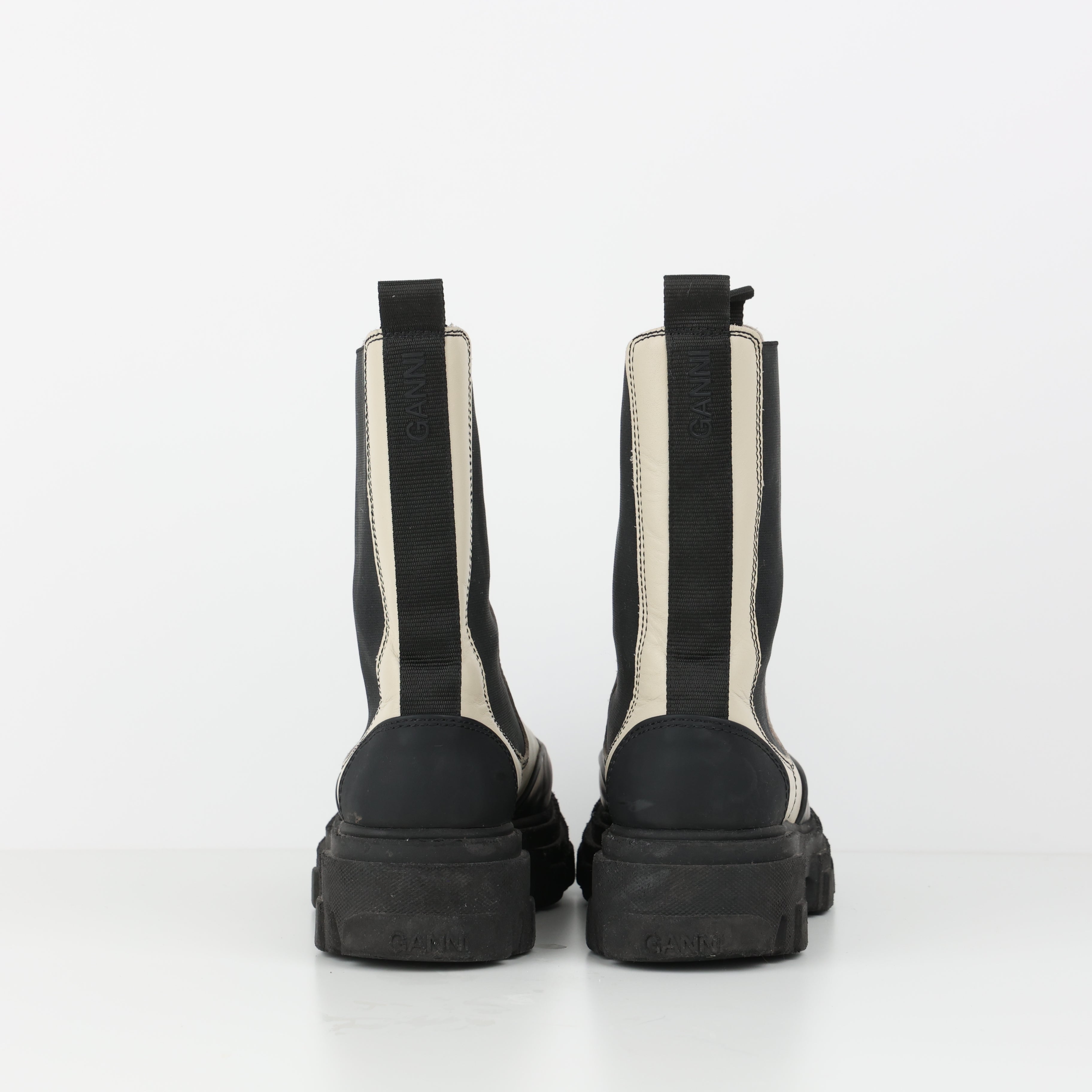 Boots , Shoe Size 39