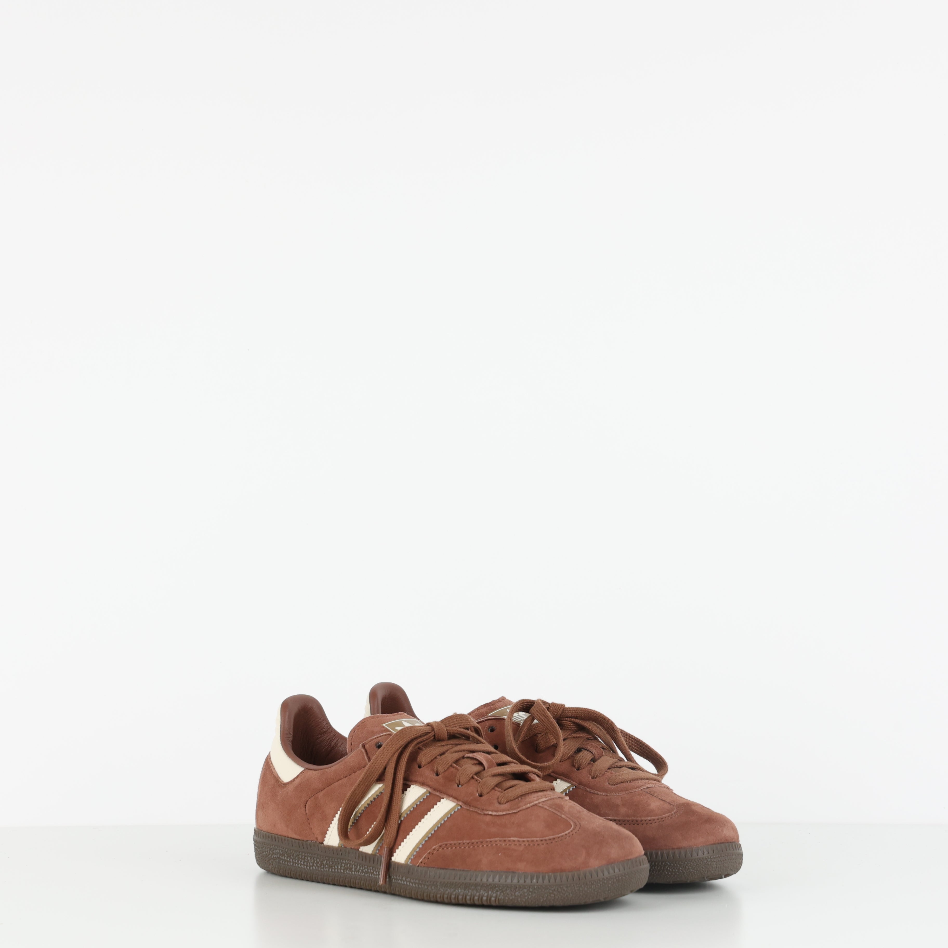 Trainers , Shoe Size 39