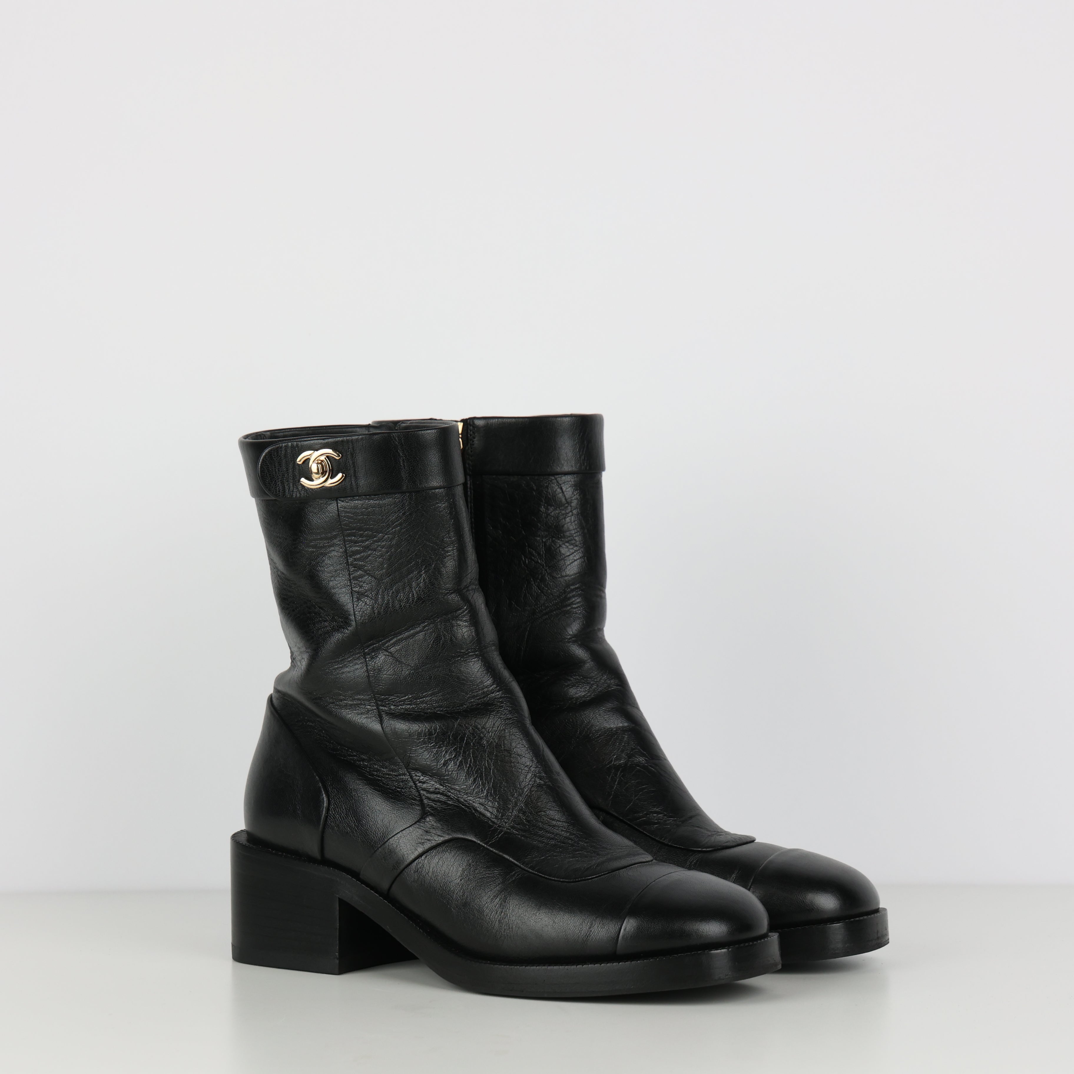 Boots , Shoe Size 38