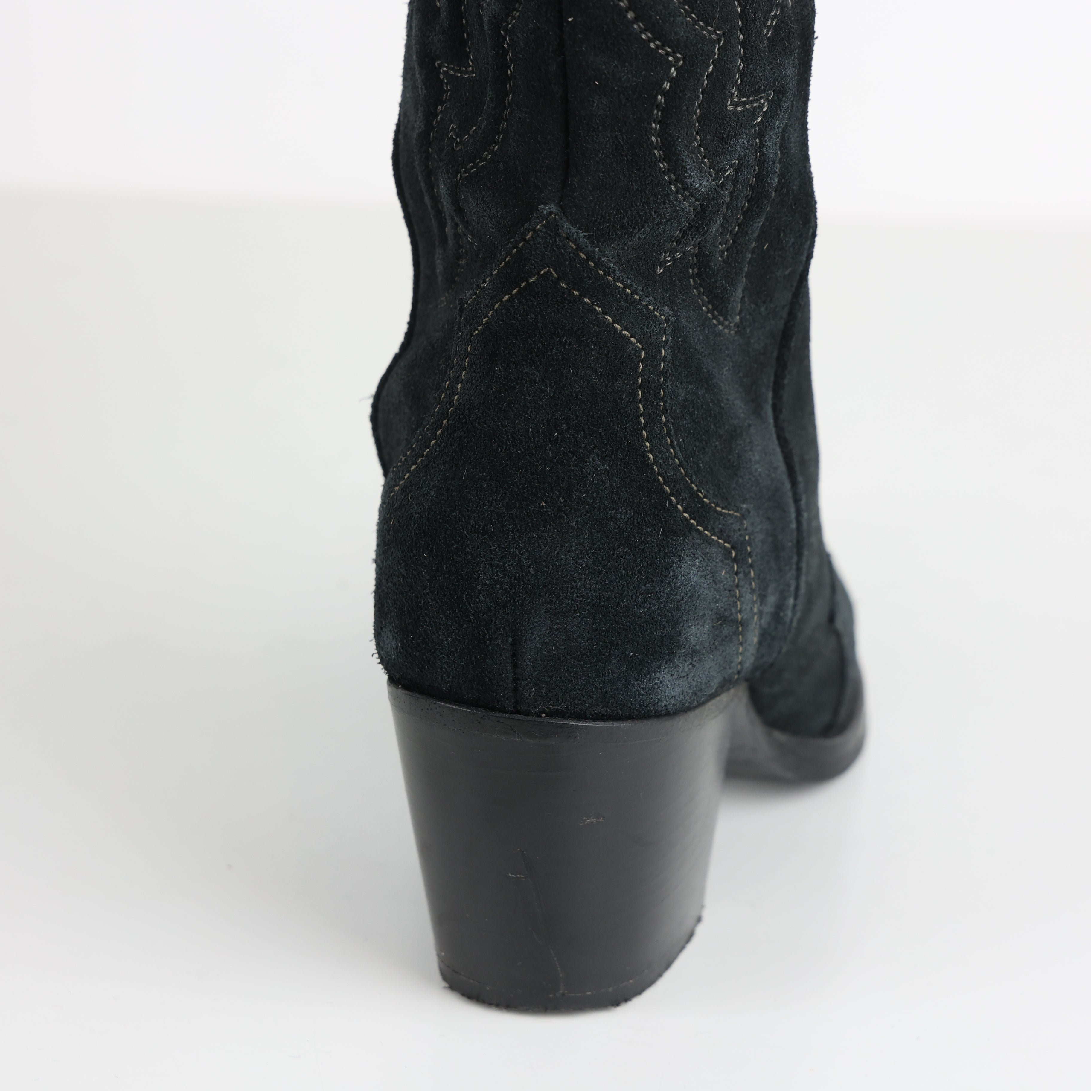 Boots , Shoe Size 37