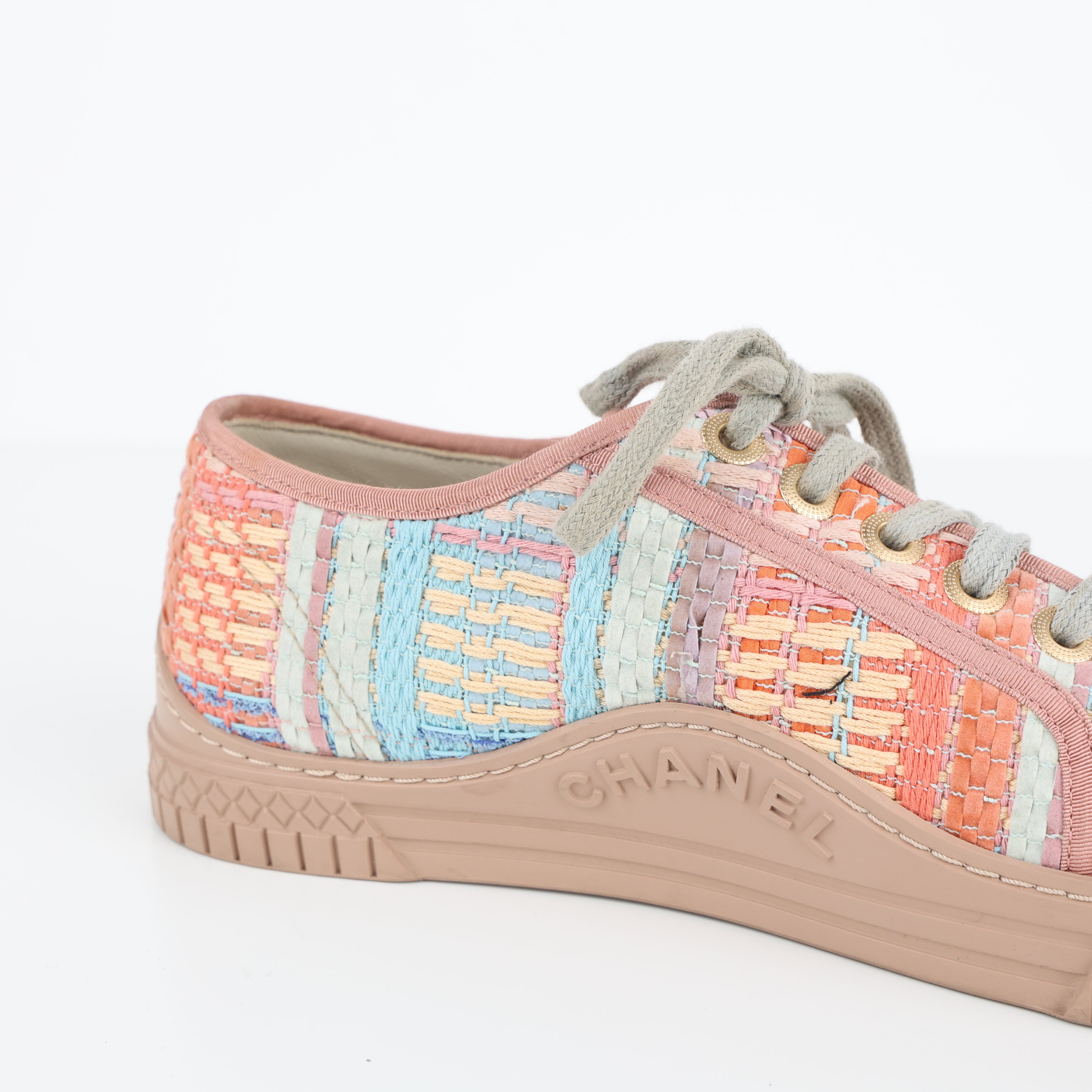 Trainers , Shoe Size 39
