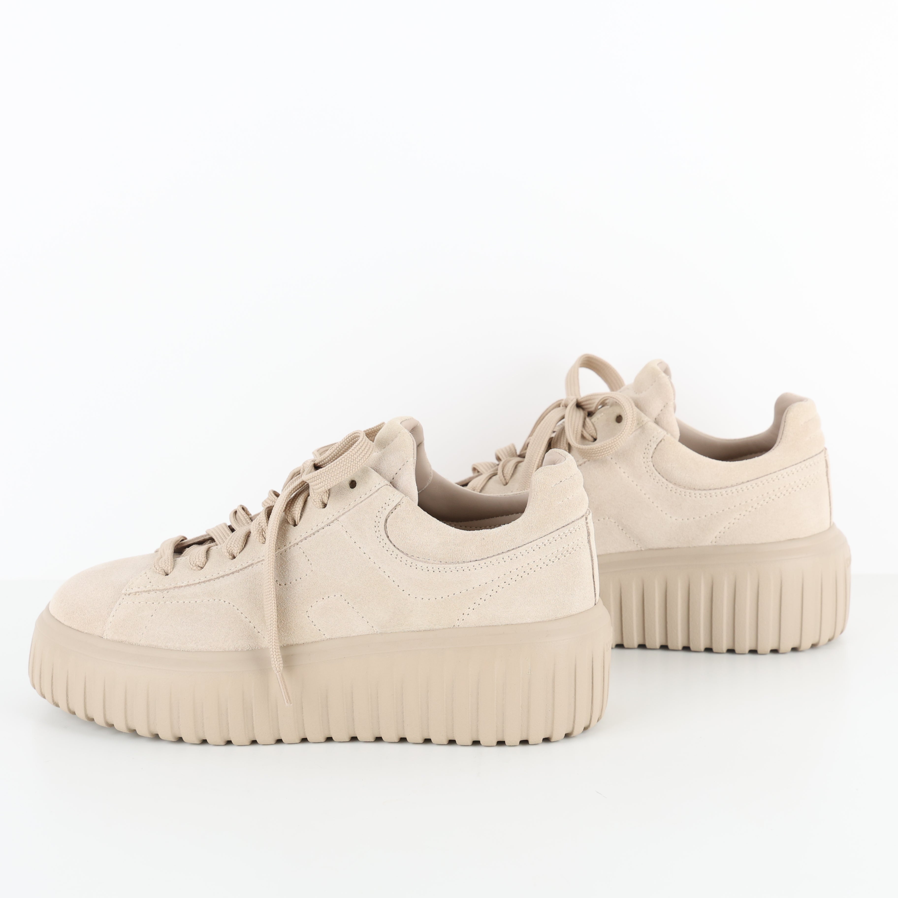 Trainers , Shoe Size 37
