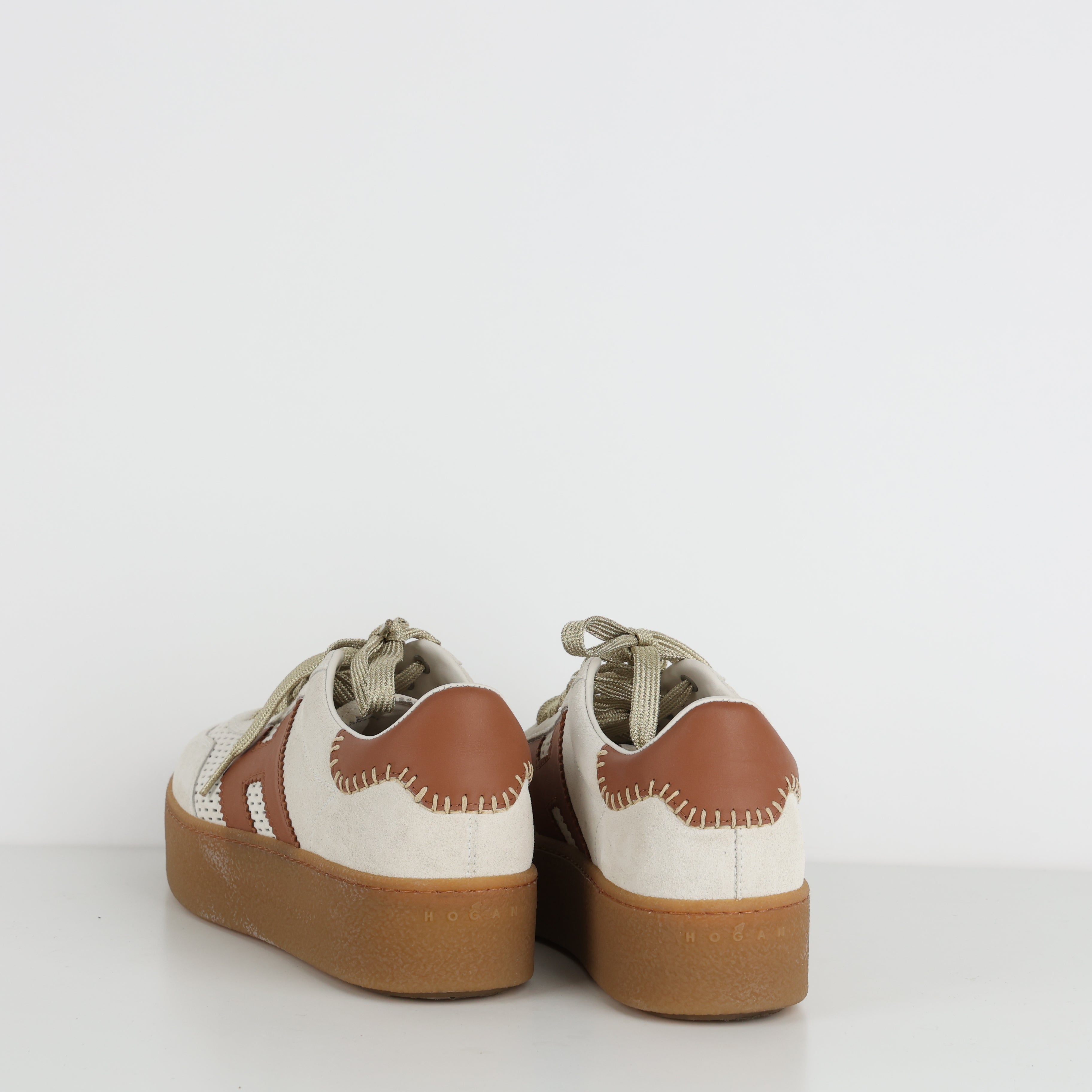 Trainers , Shoe Size 40