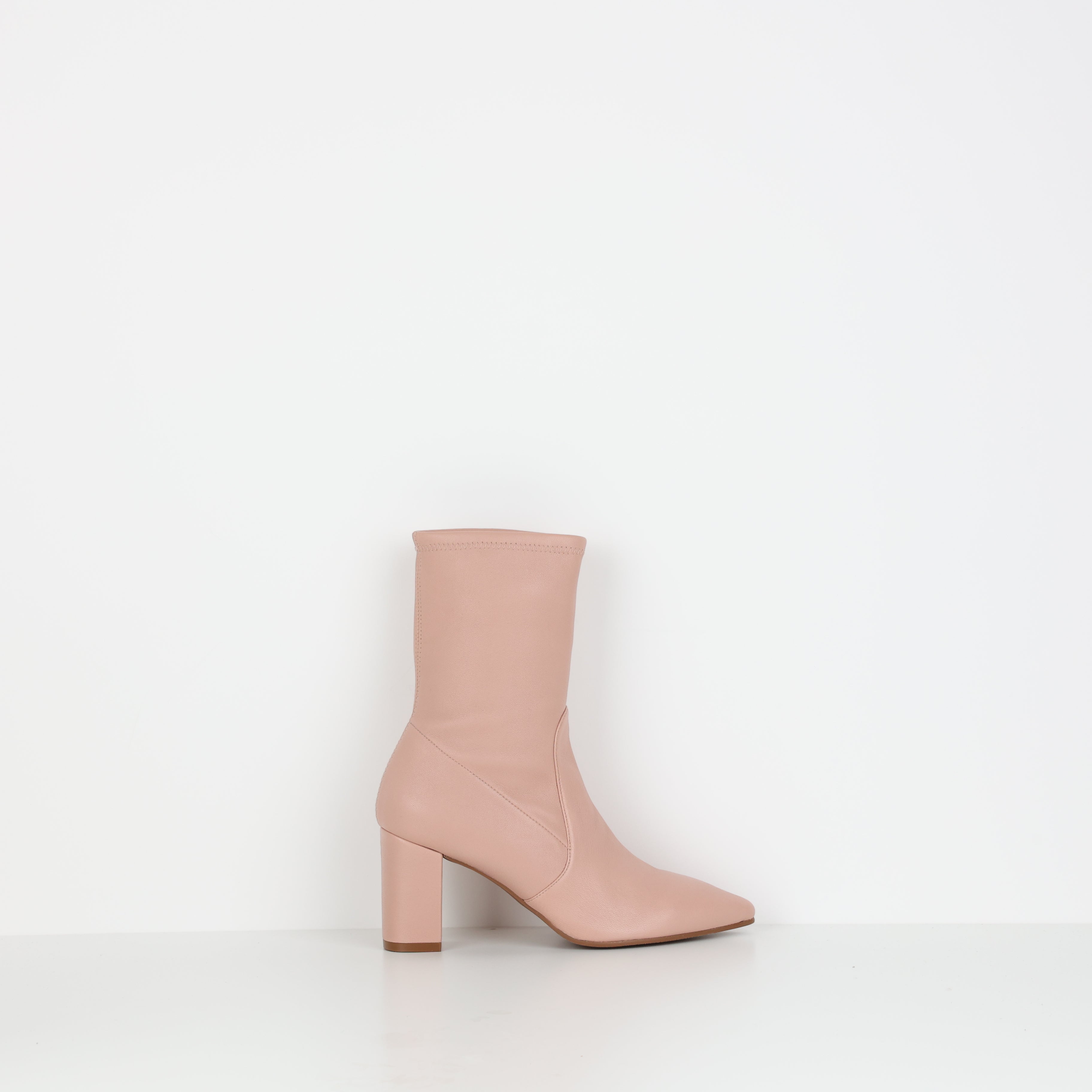 Boots , Shoe Size 37