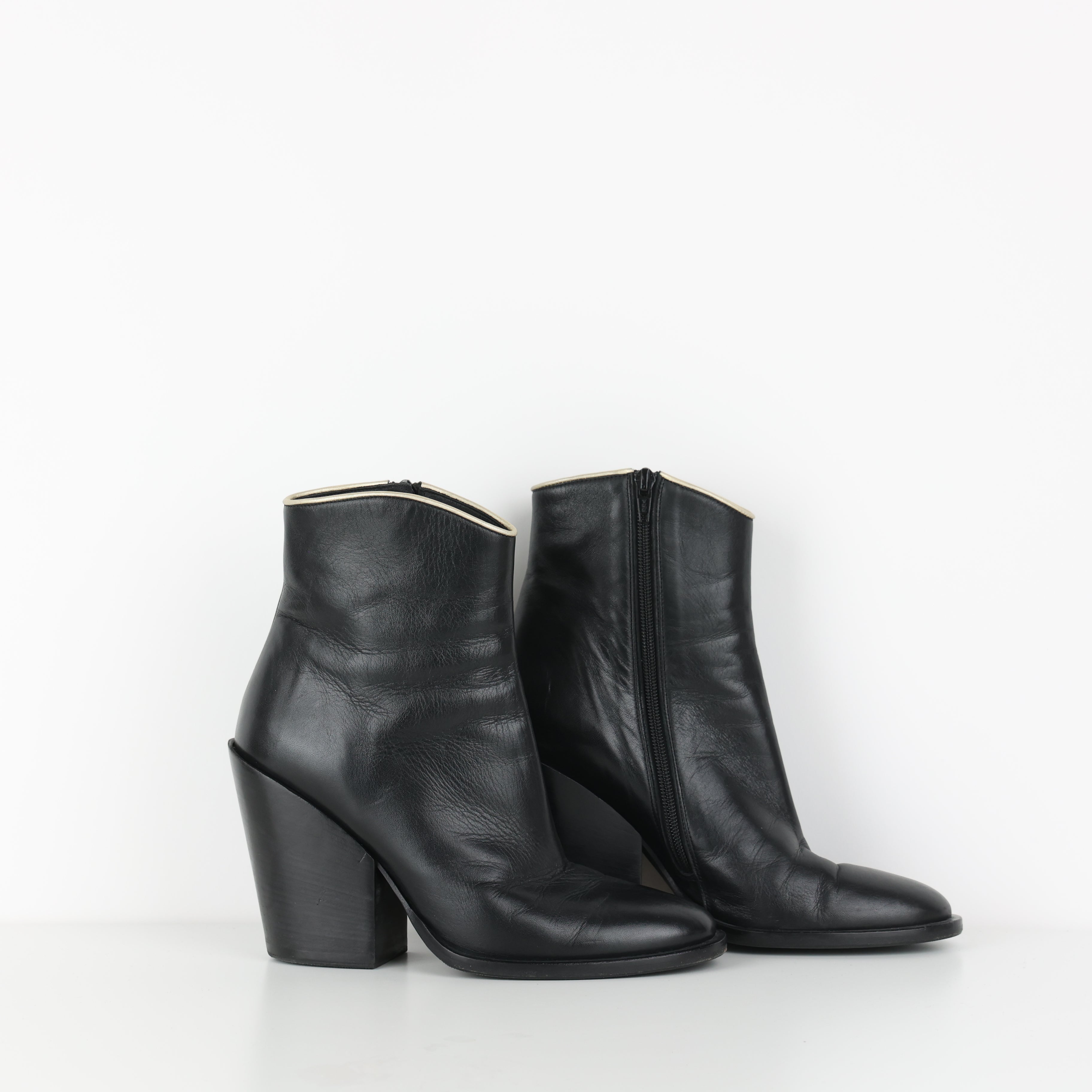 Boots , Shoe Size 39.5