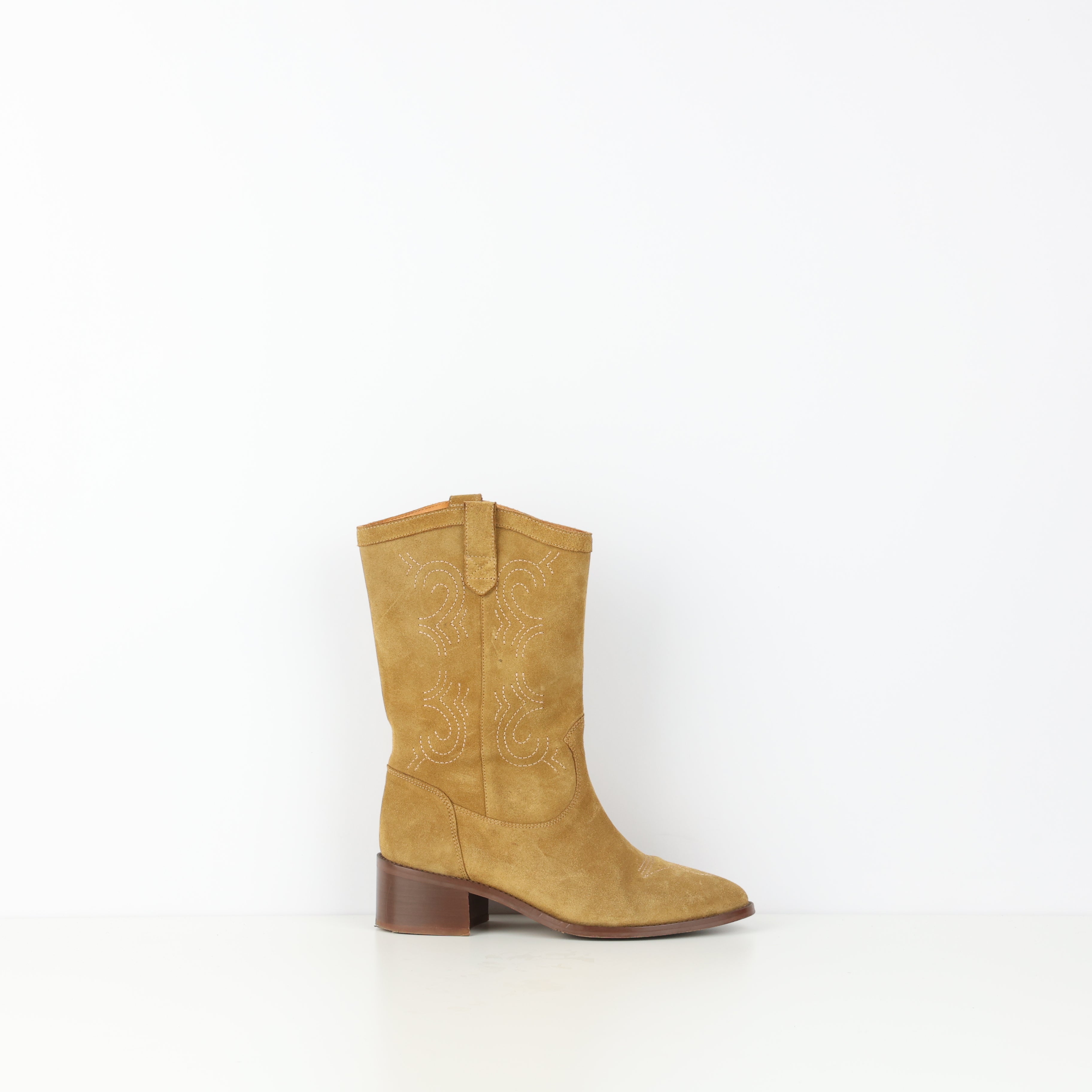 Boots , Shoe Size 37