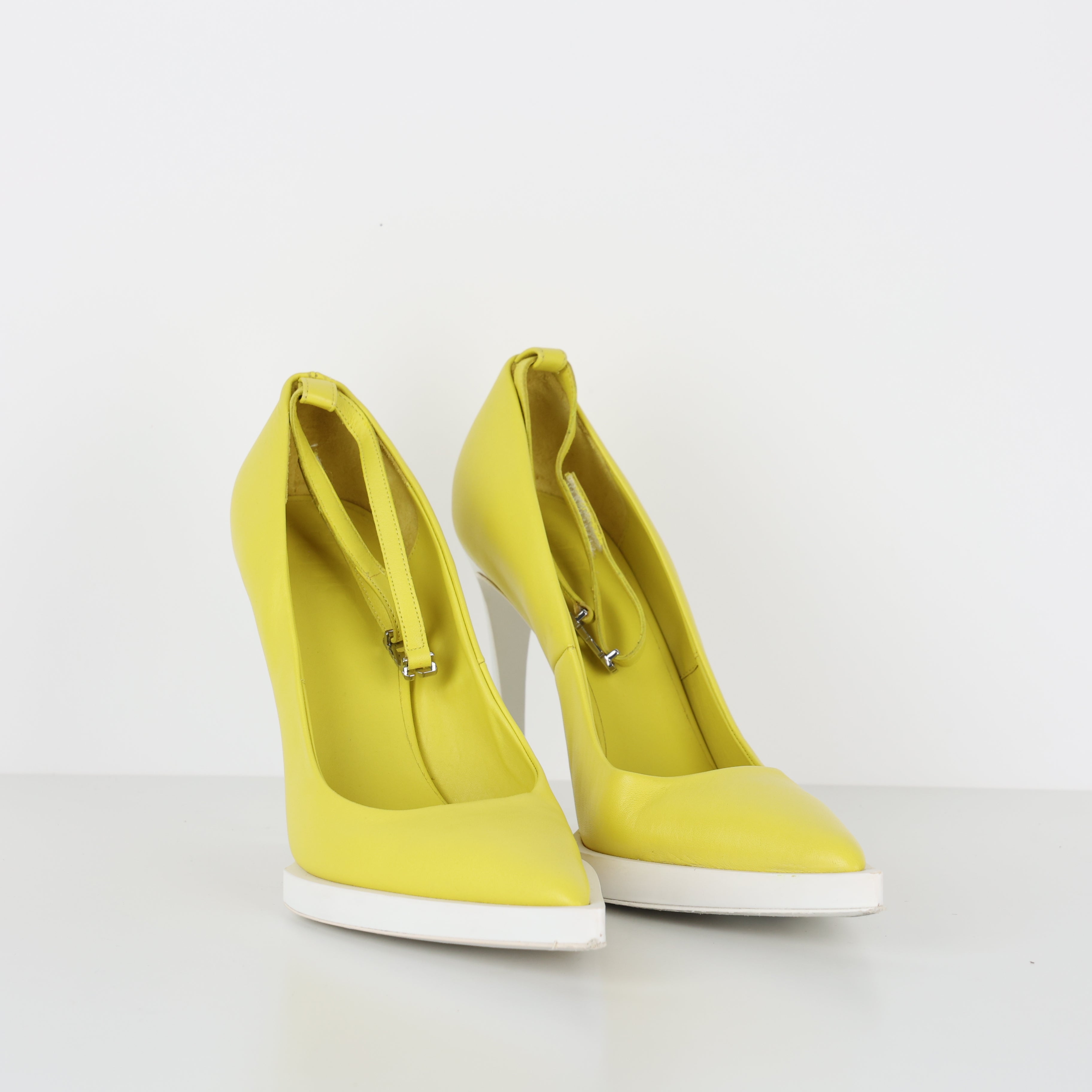 Heels , Shoe Size 39