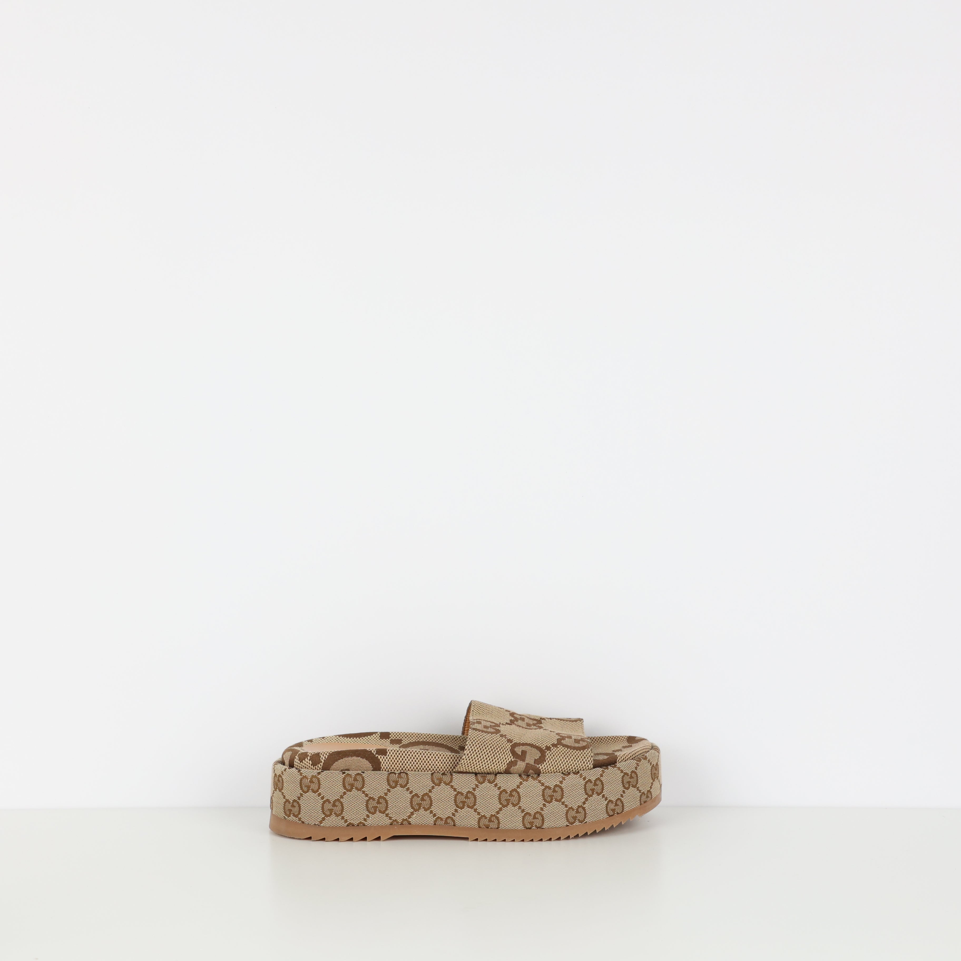 Flats, Shoe Size 39