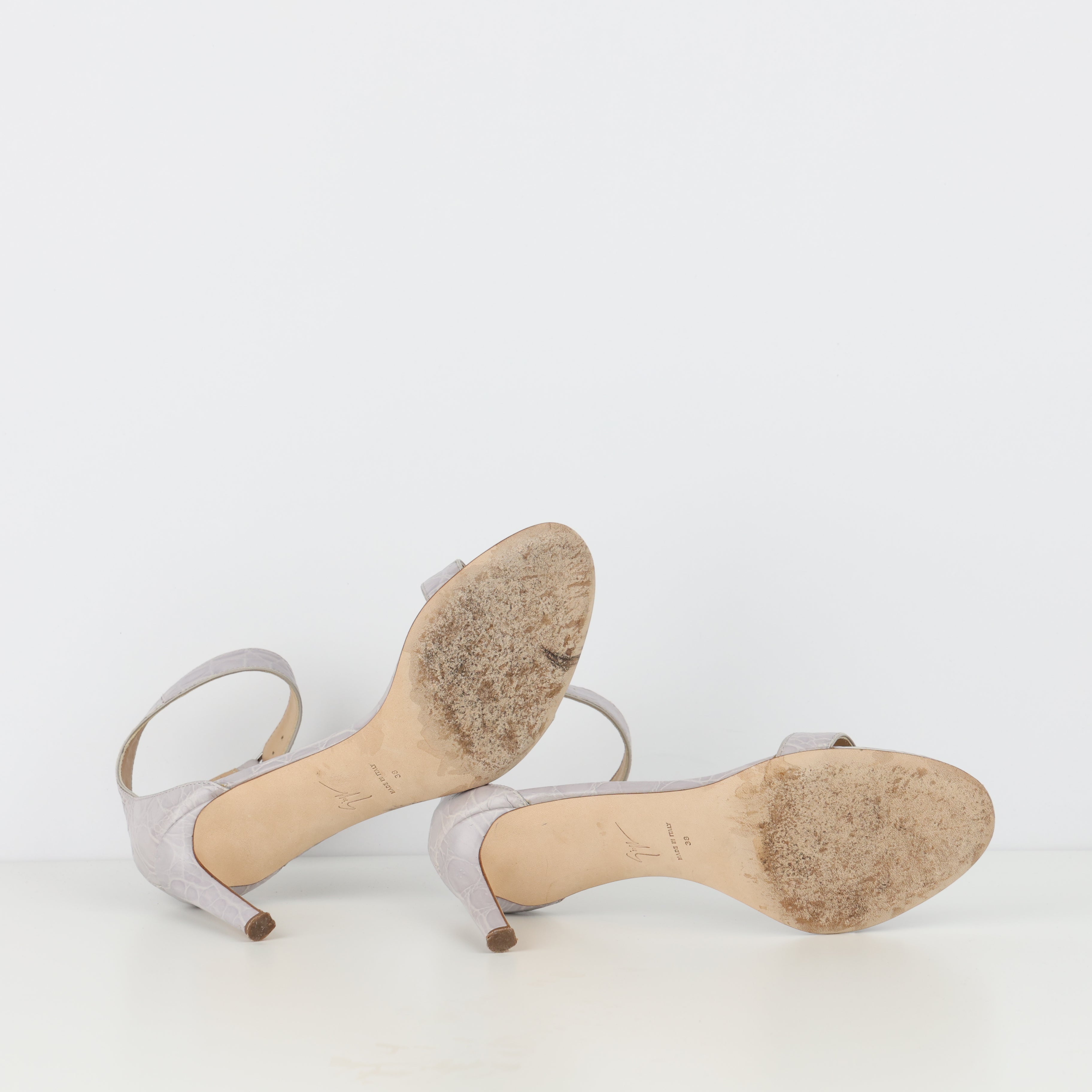 Heels , Shoe Size 38
