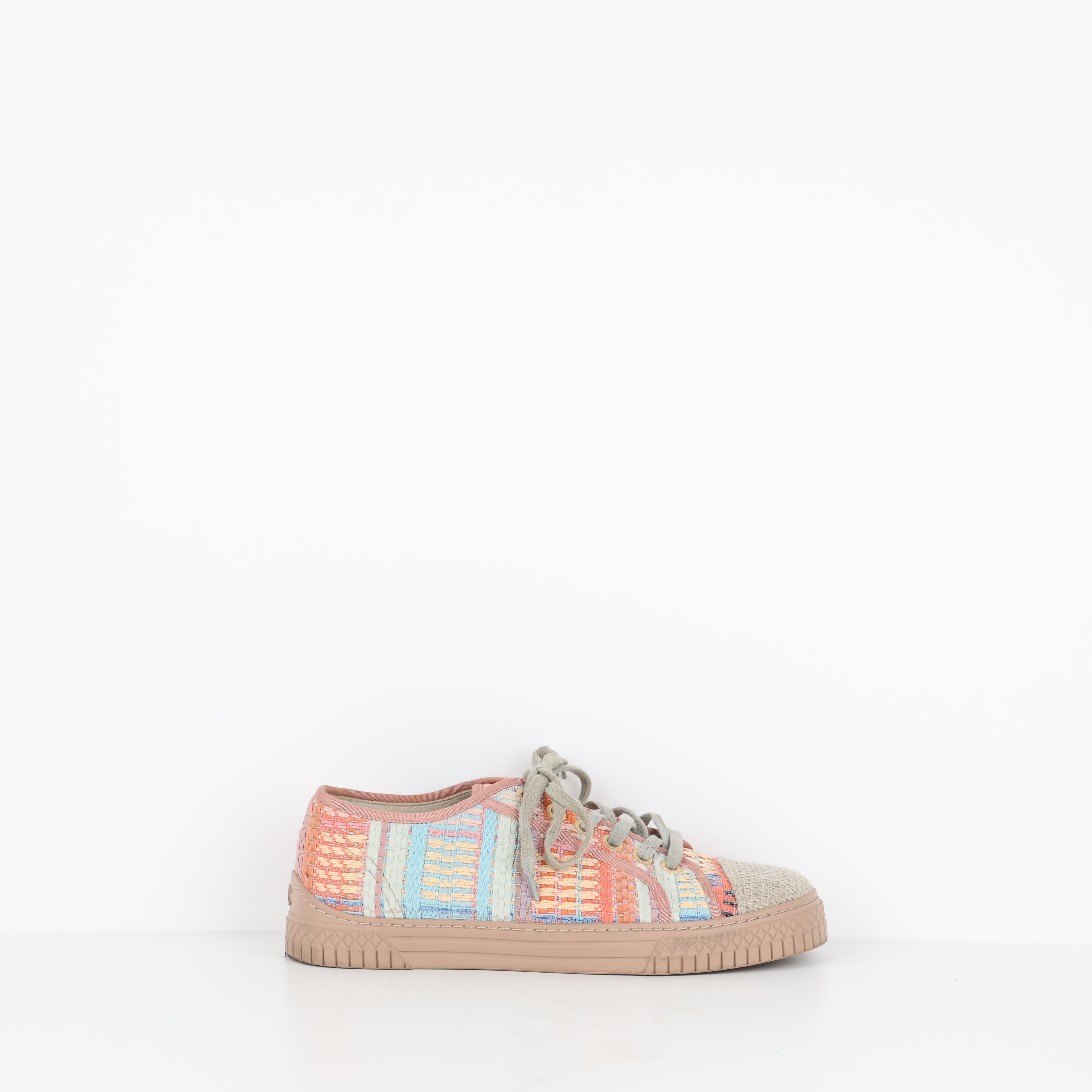 Trainers , Shoe Size 39