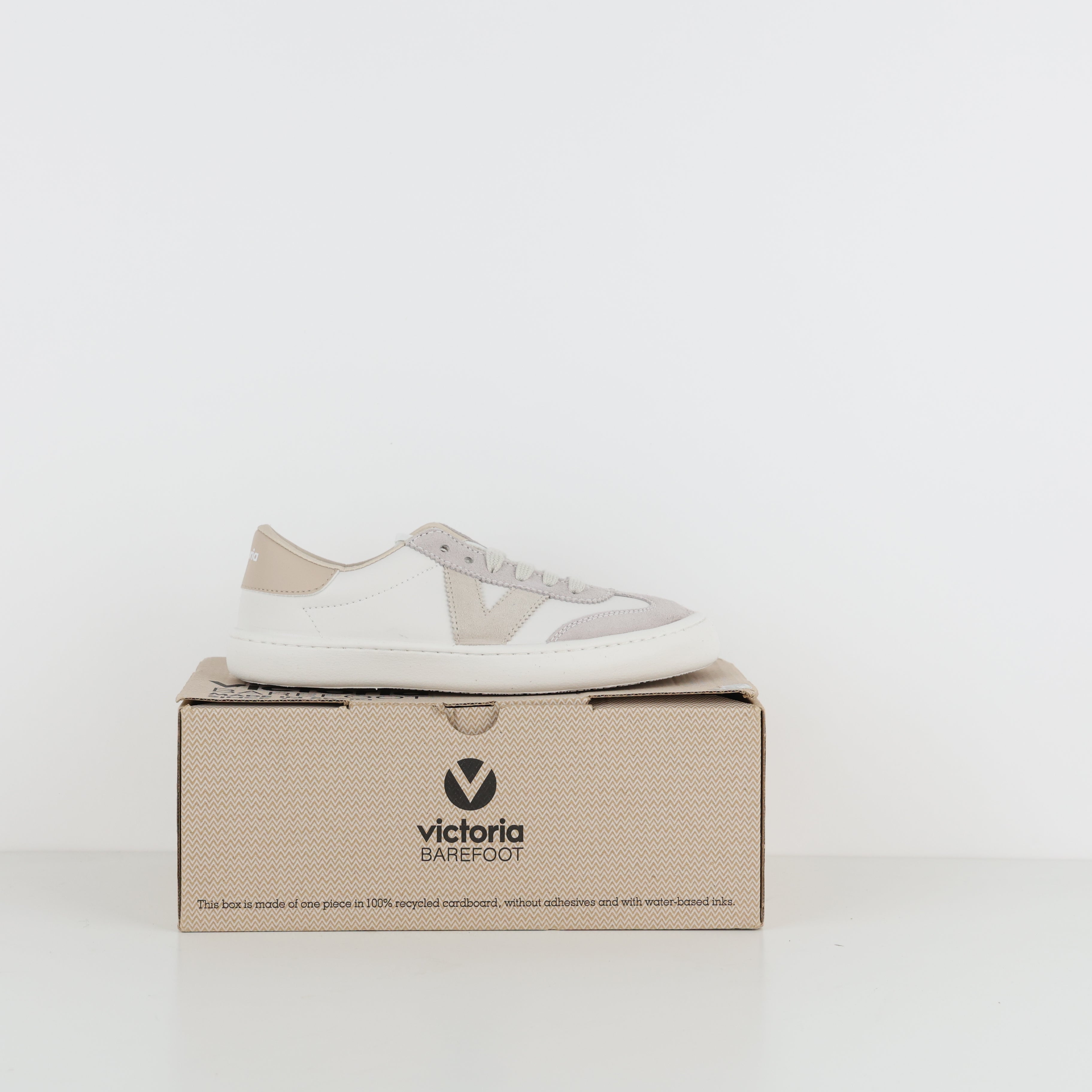 Trainers , Shoe Size 37