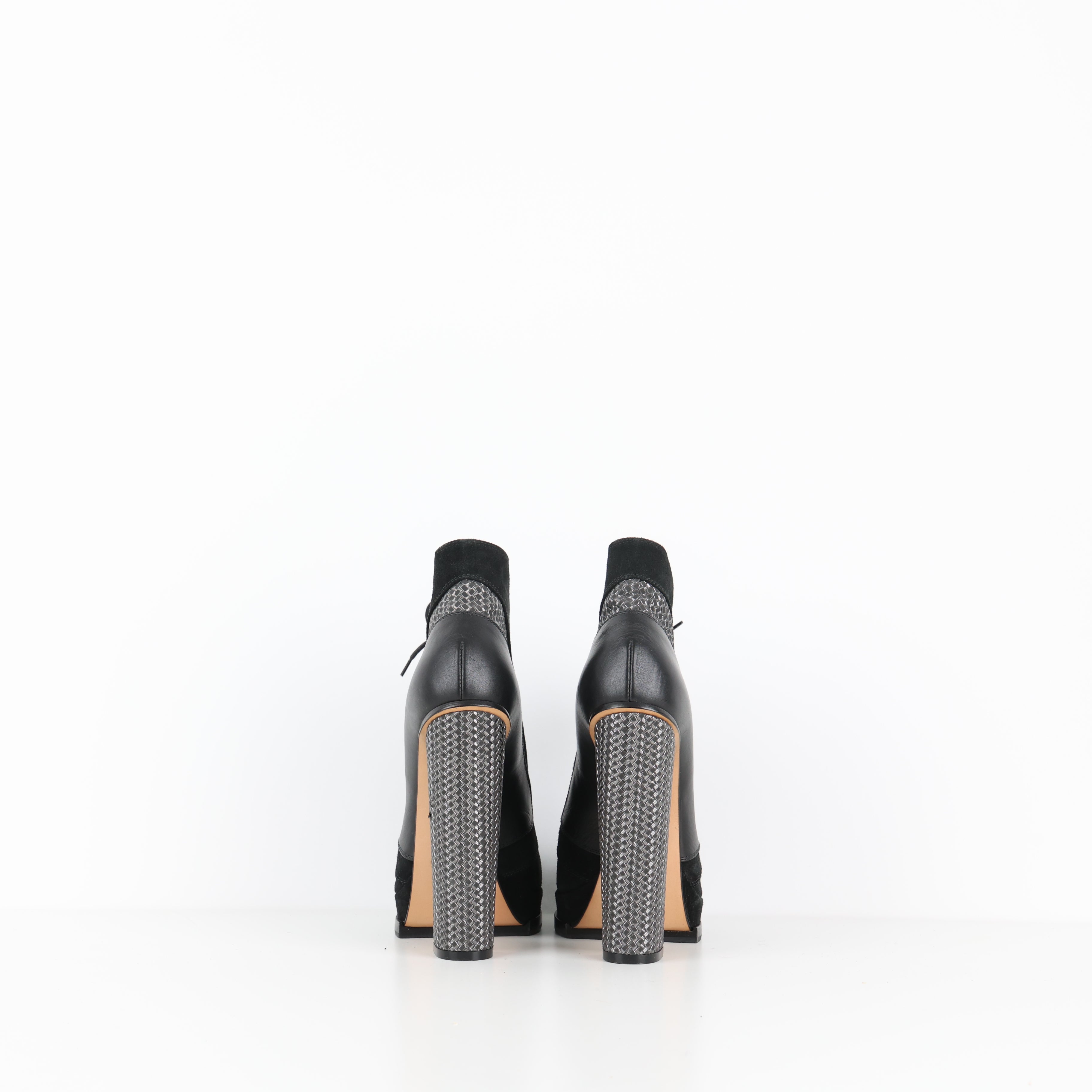 Boots , Shoe Size 39