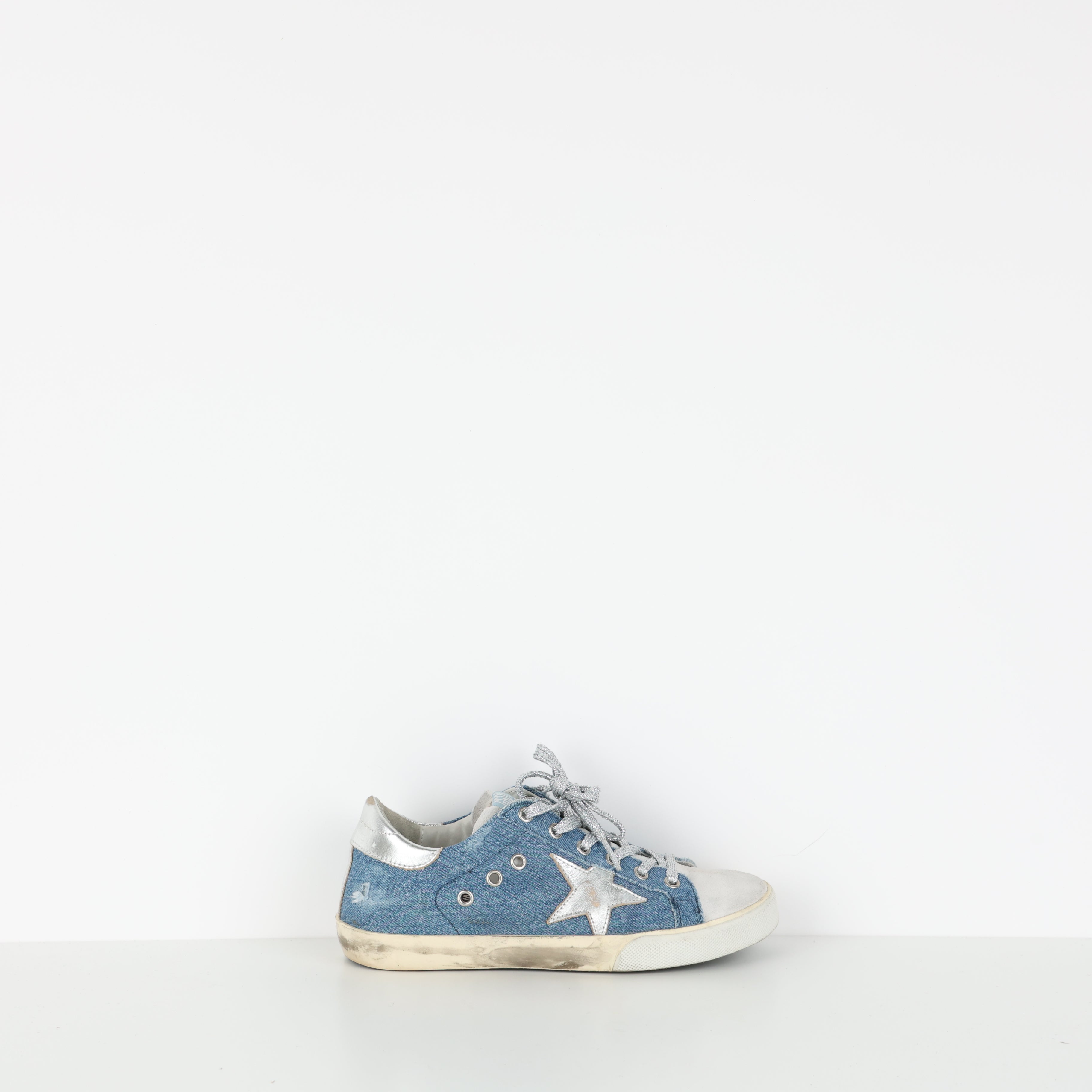 Trainers , Shoe Size 37
