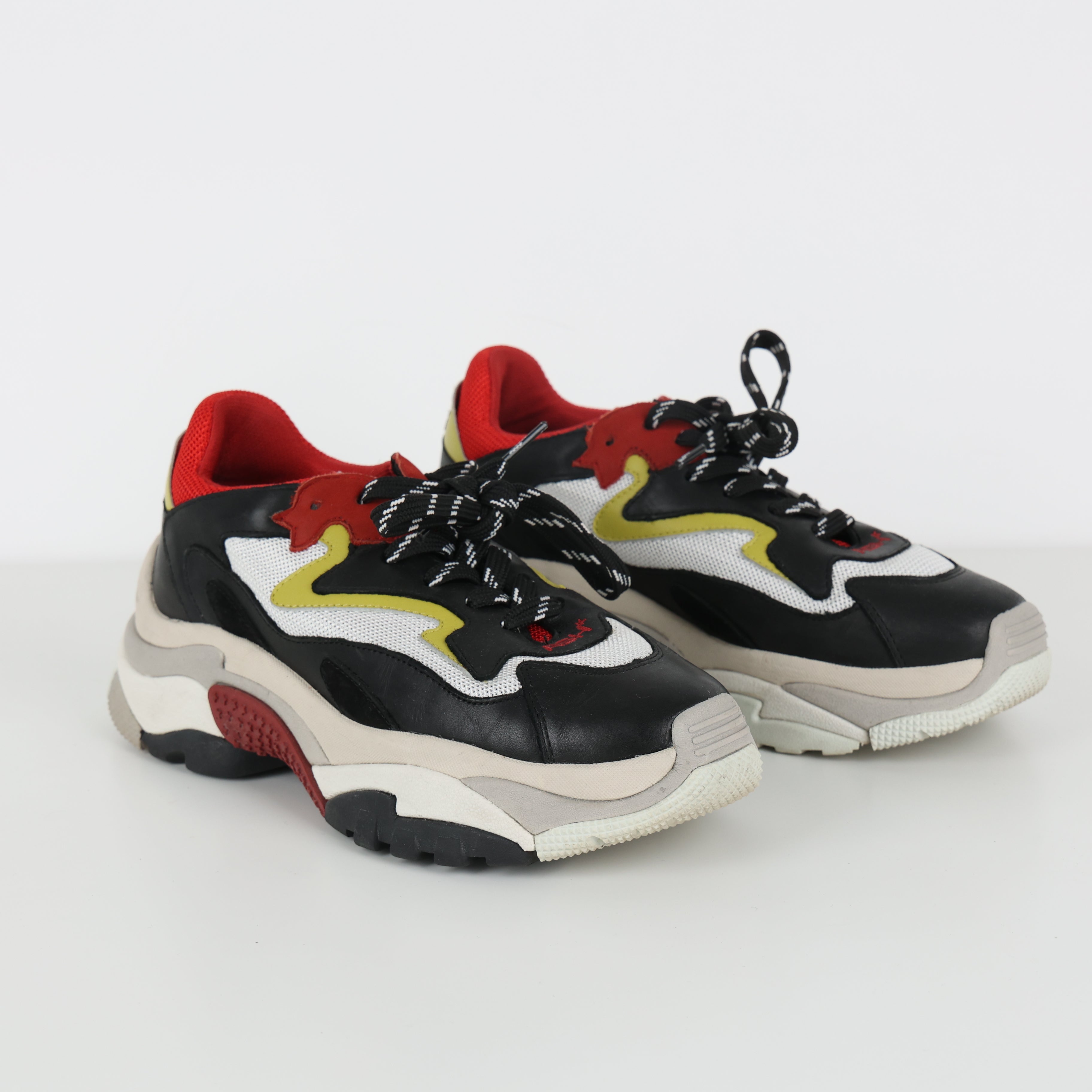 Trainers , Shoe Size 38