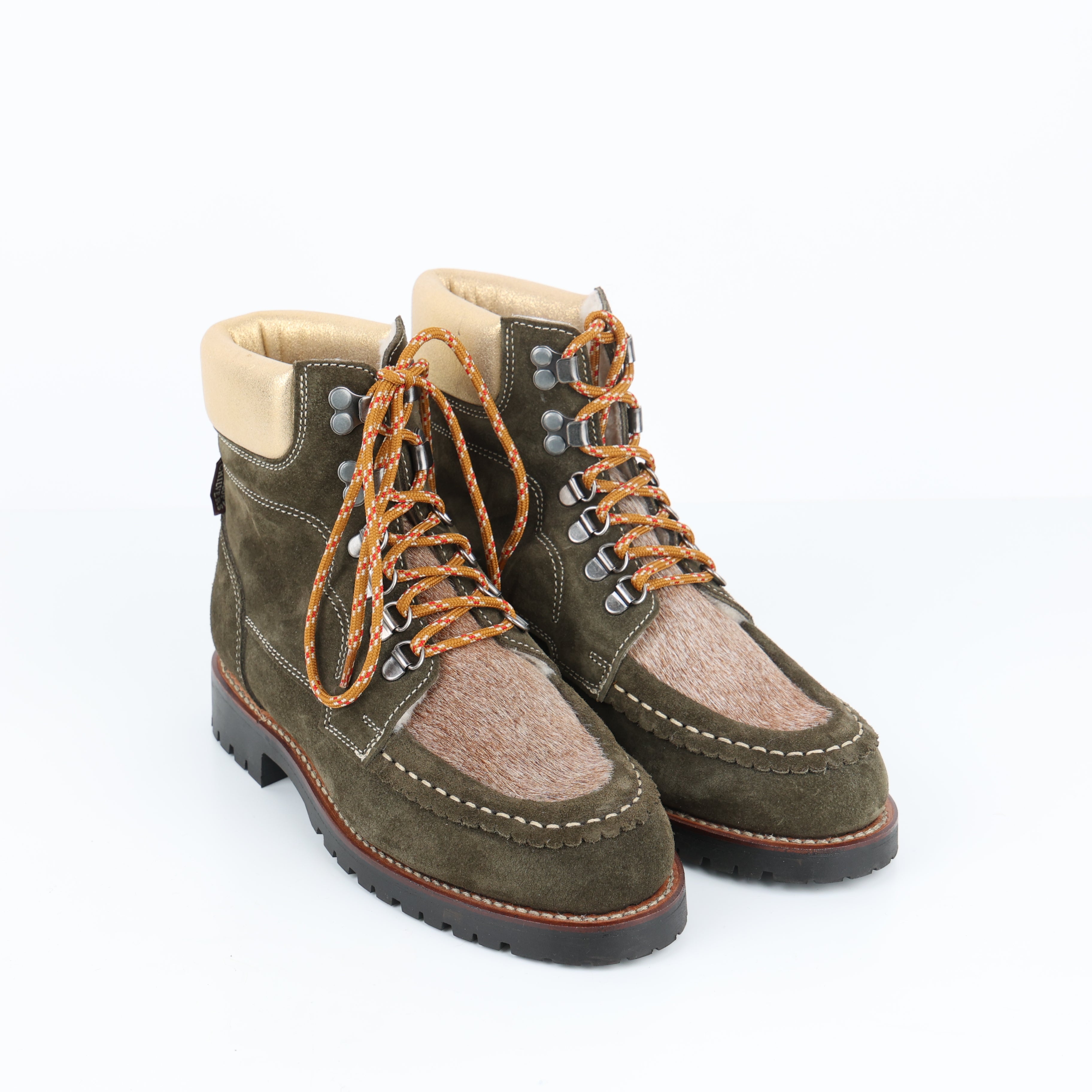 Boots , Shoe Size 37
