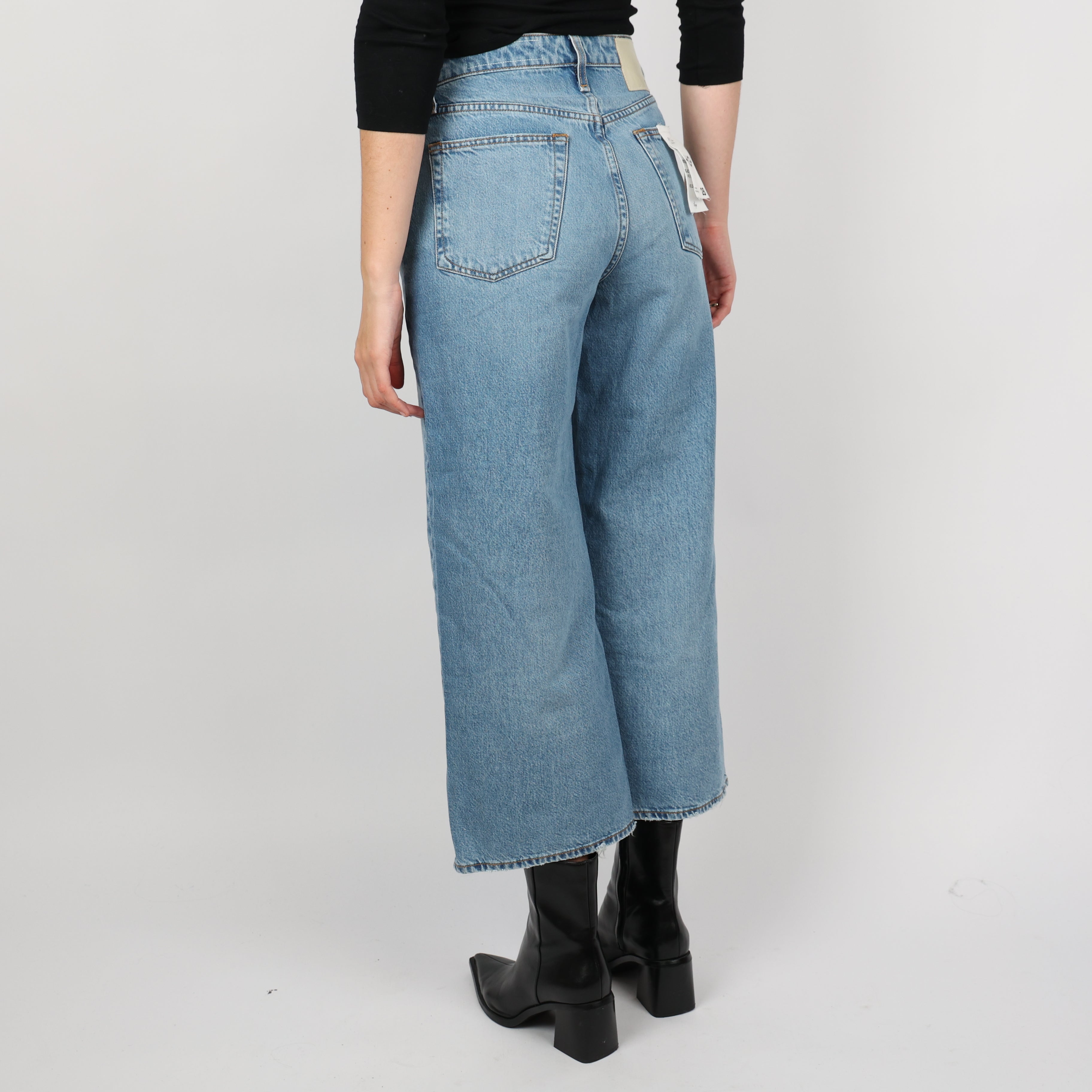 Jeans, Waist 28