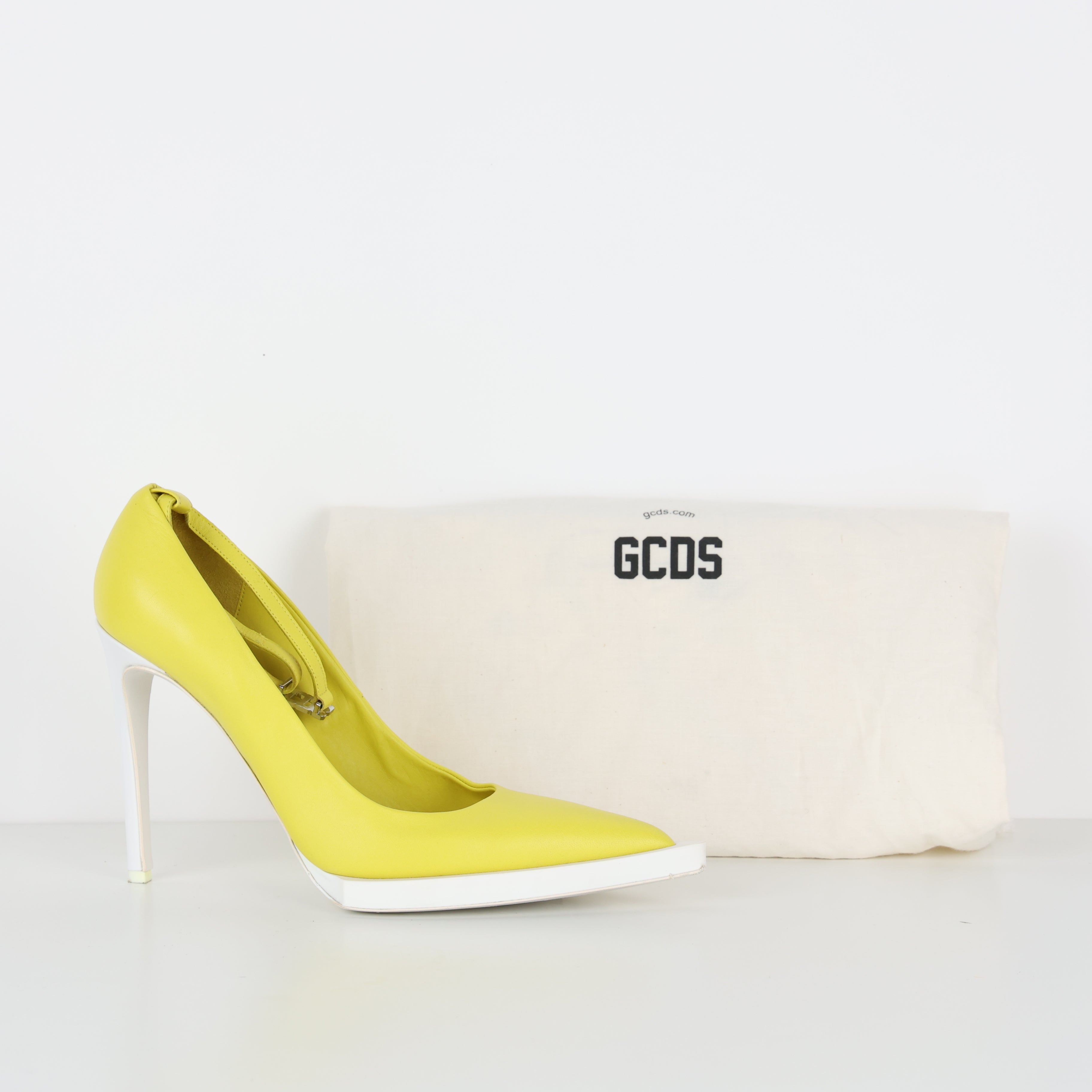 Heels , Shoe Size 39