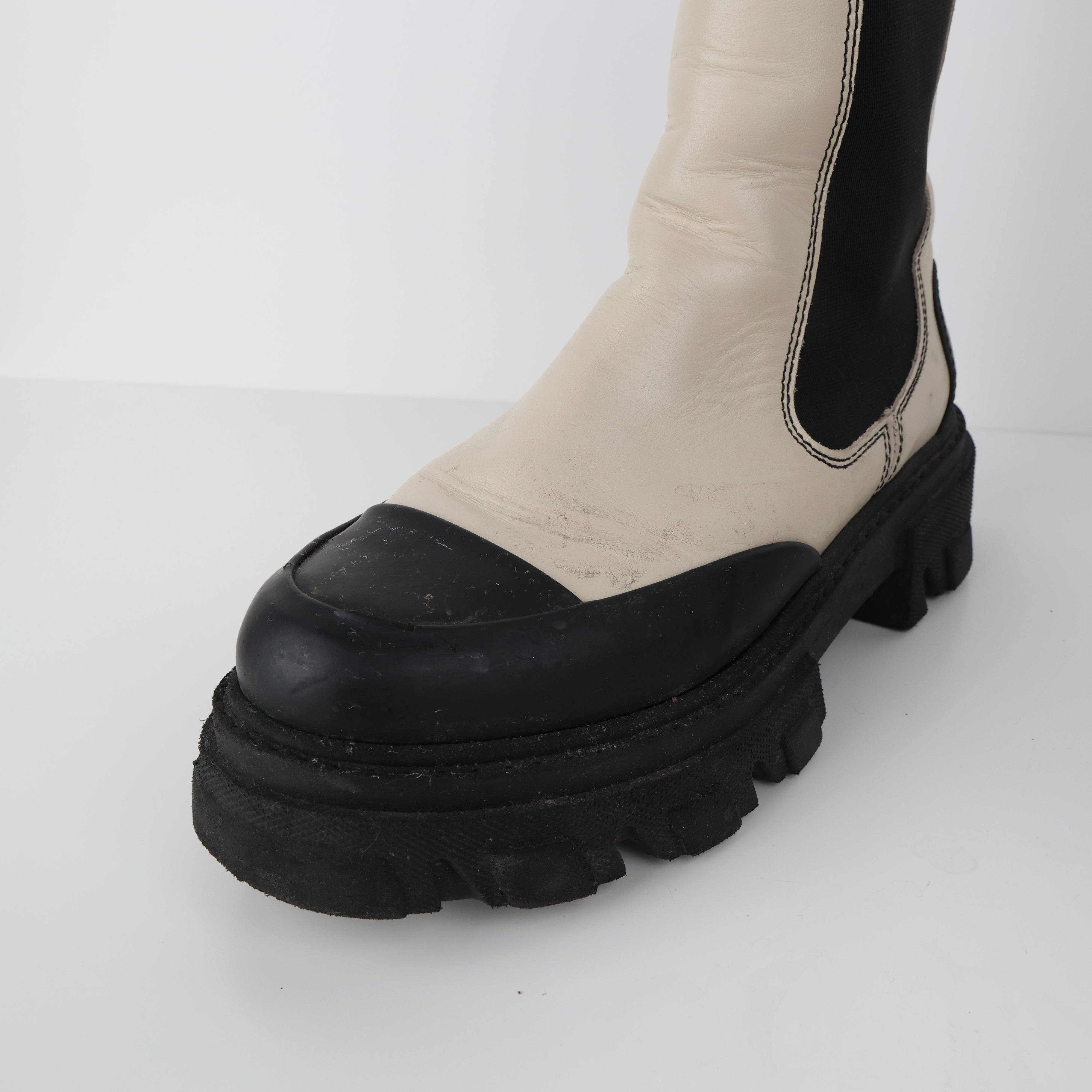 Boots , Shoe Size 39