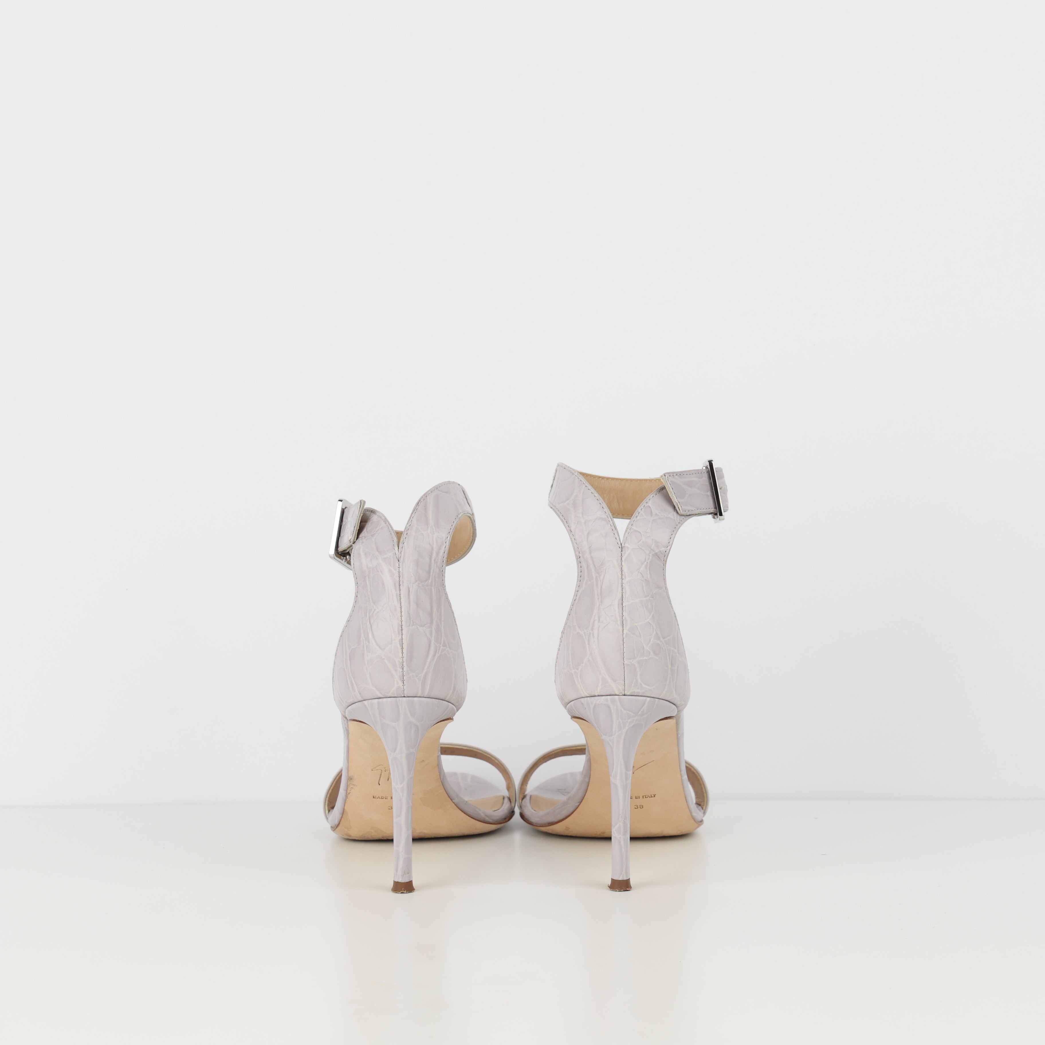 Heels , Shoe Size 38
