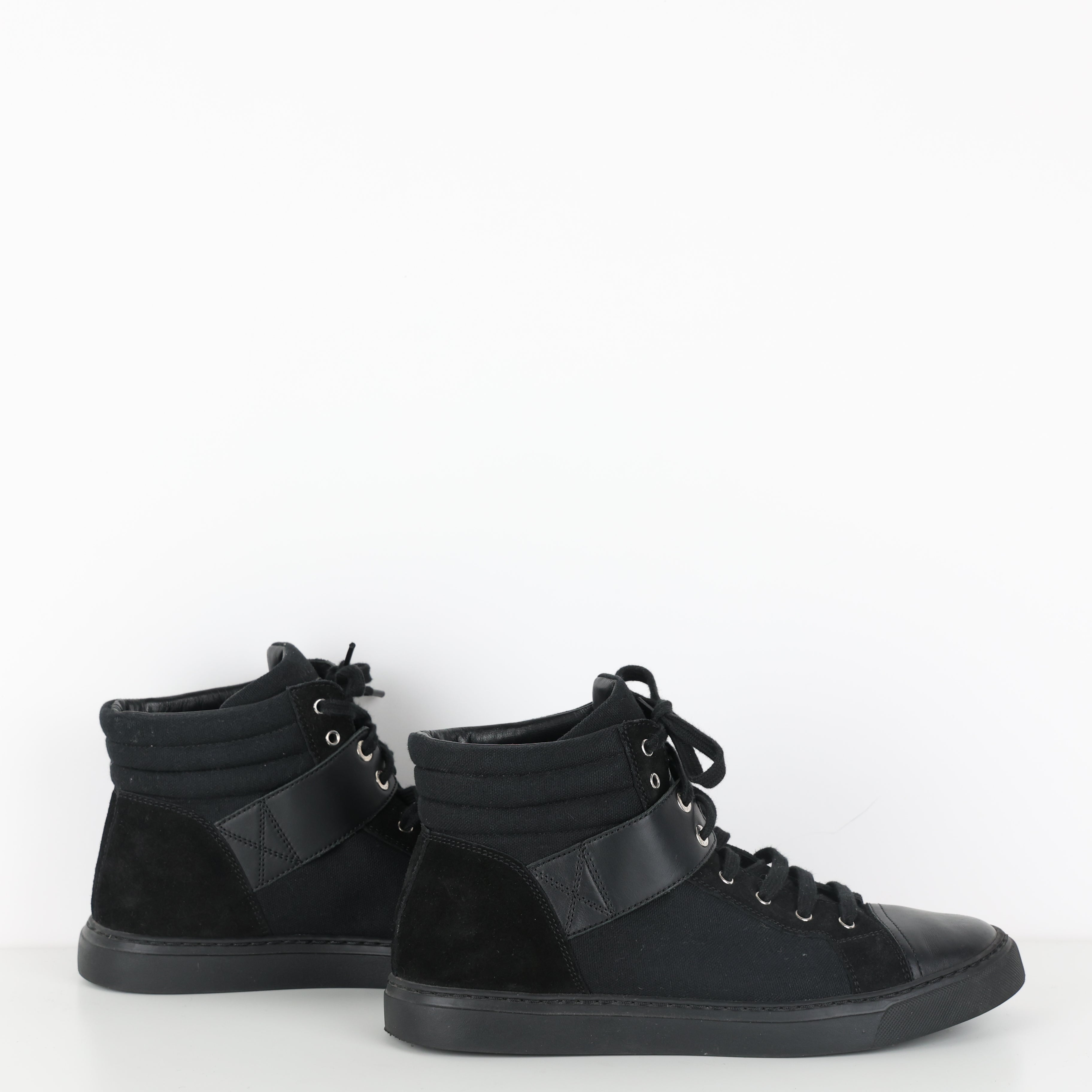 Trainers , Shoe Size 38