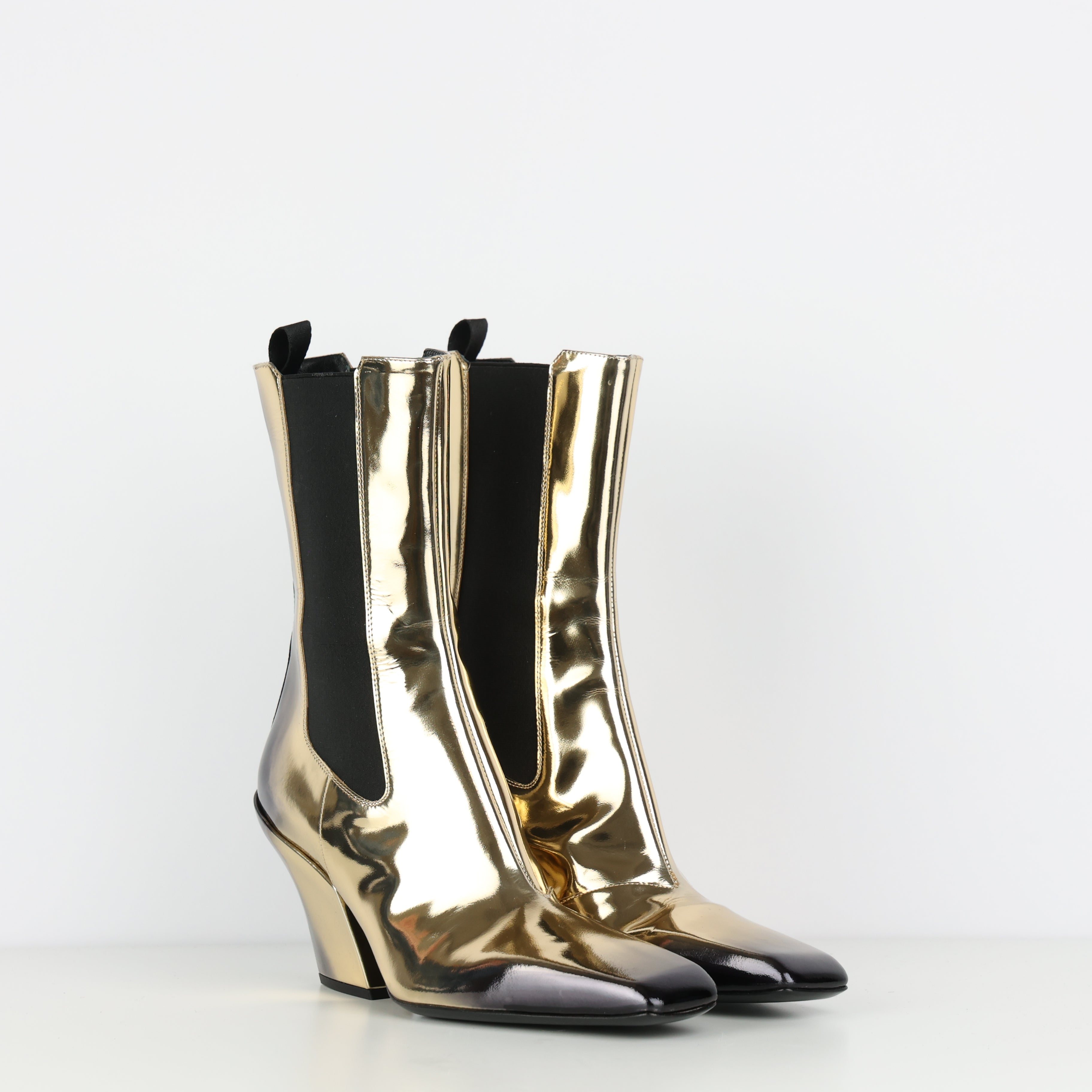 Boots , Shoe Size 37