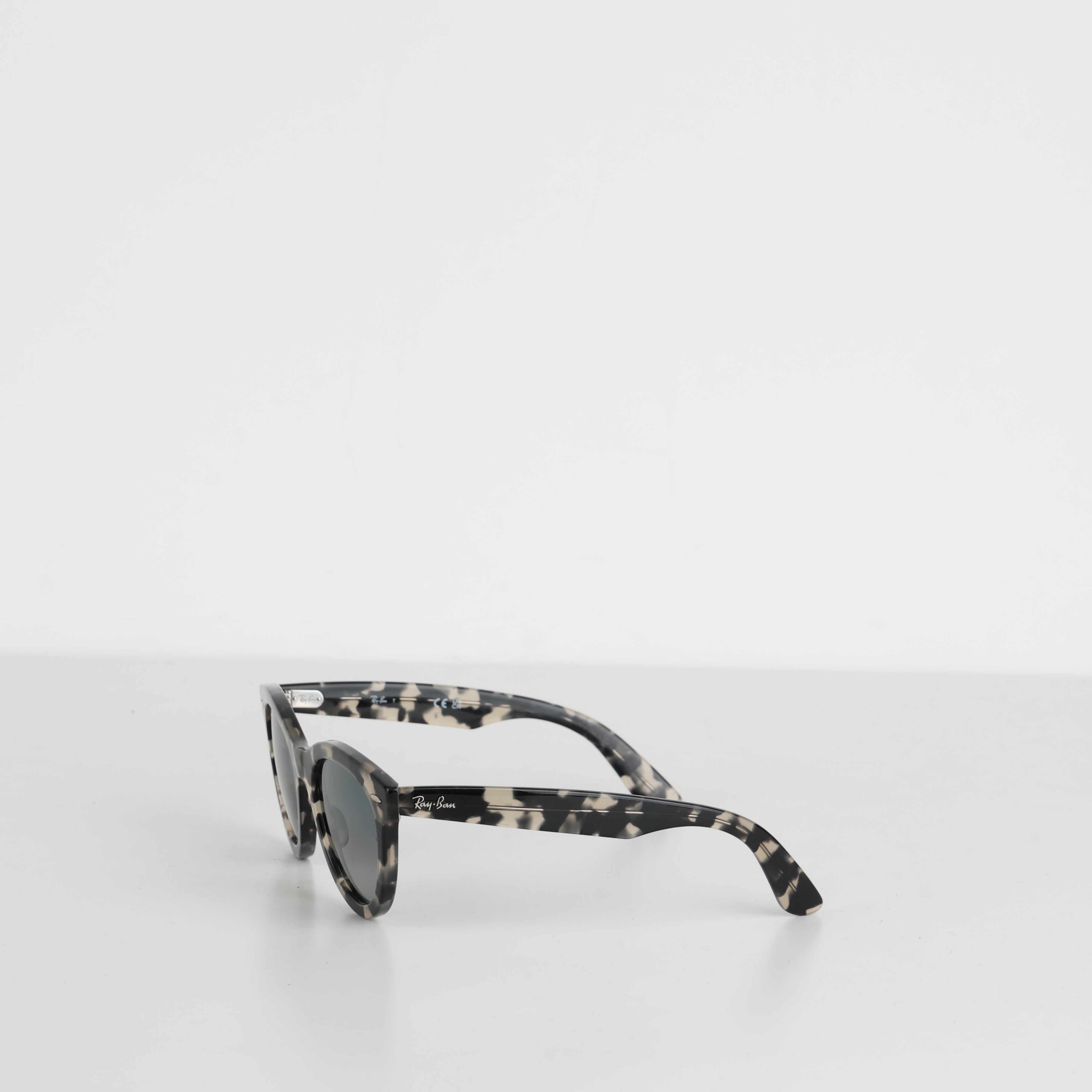 Sunglasses, UK Size One Size