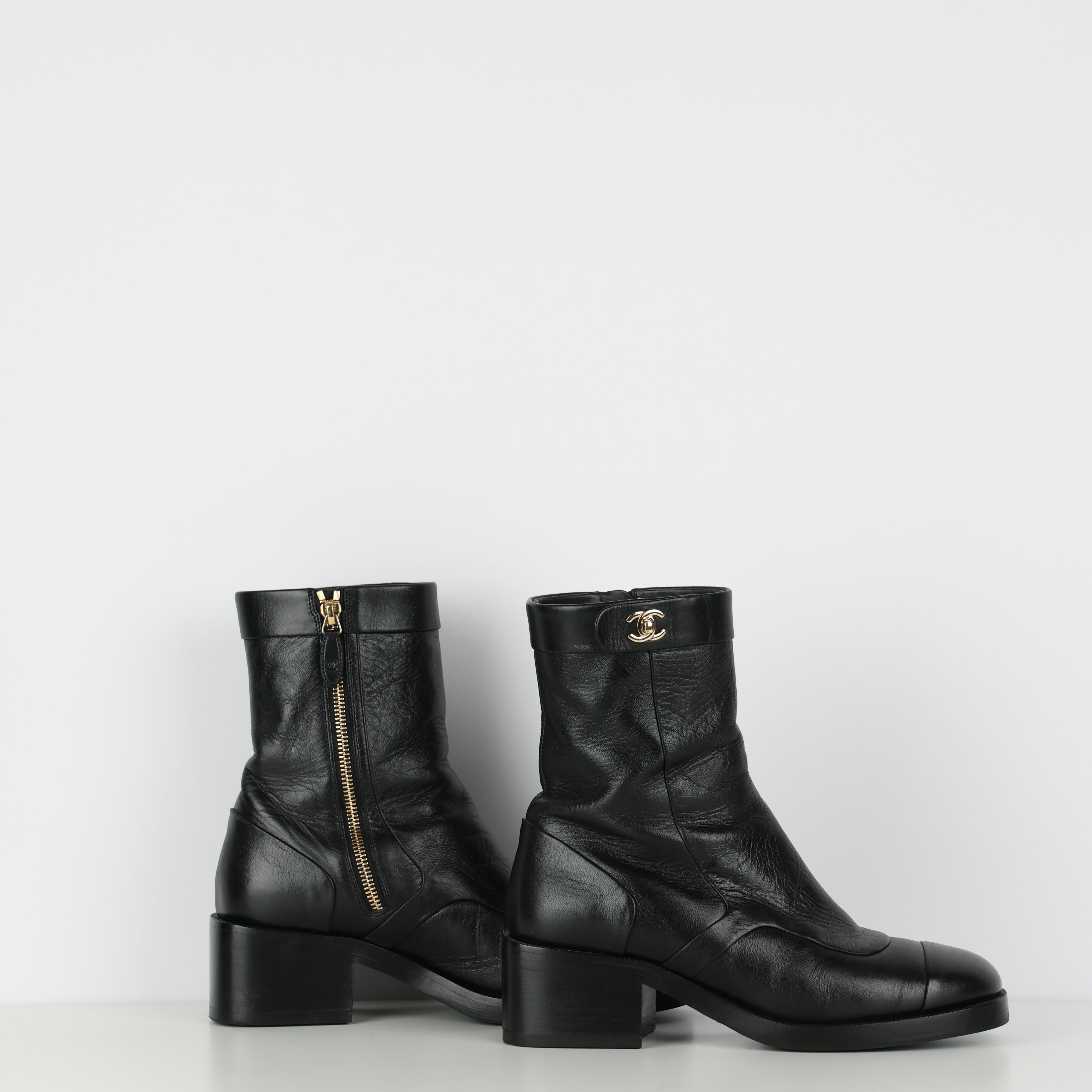 Boots , Shoe Size 38