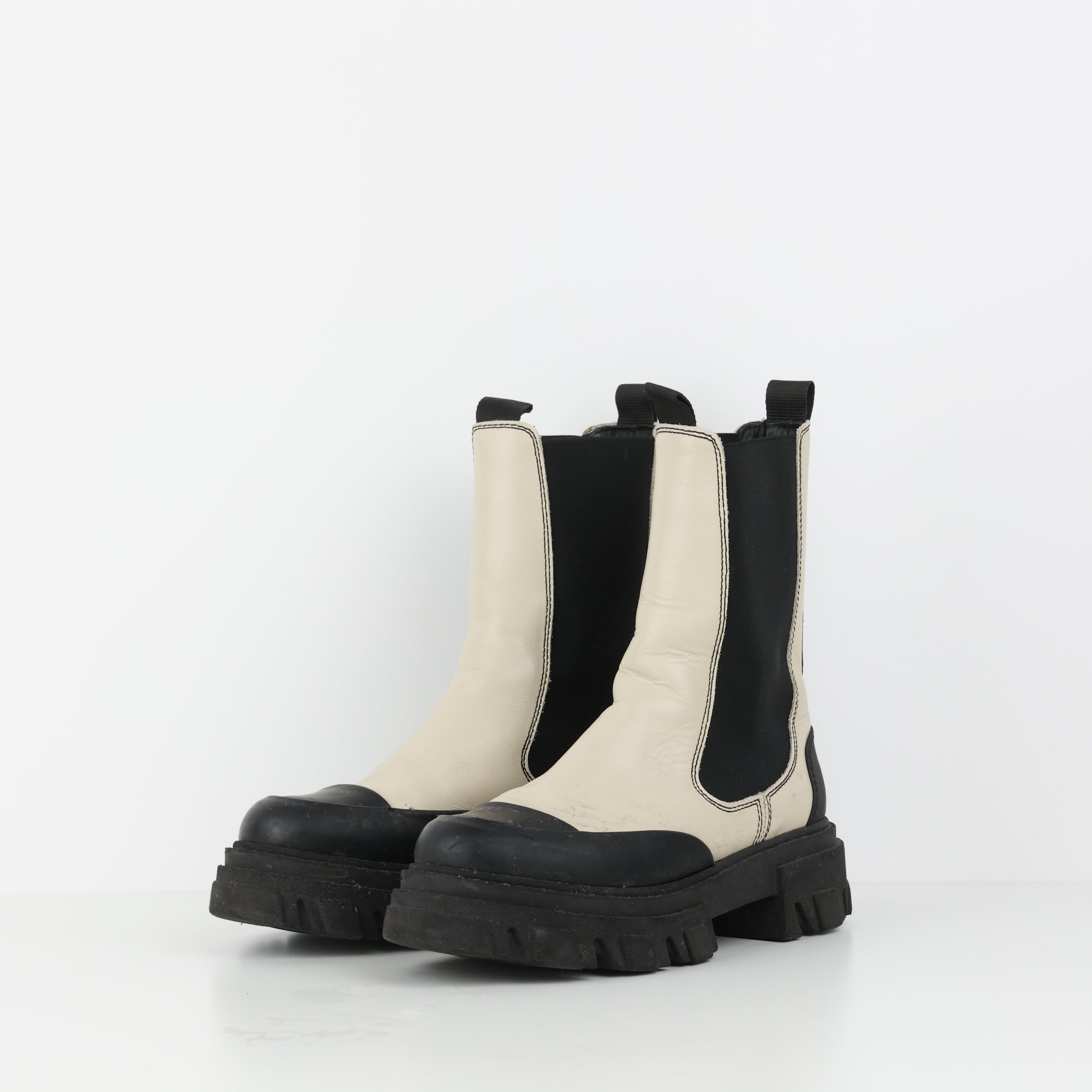 Boots , Shoe Size 39