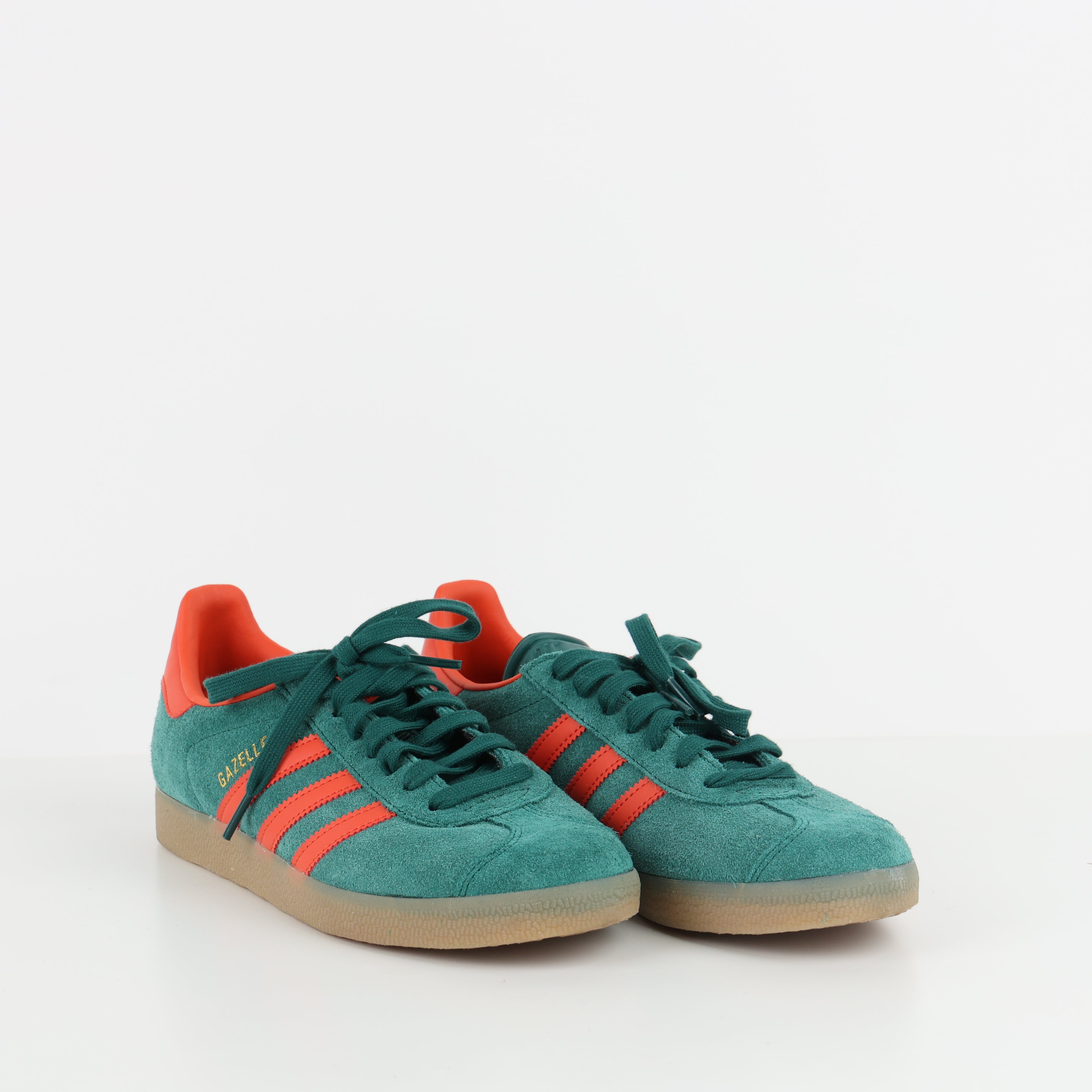 Trainers , Shoe Size 39