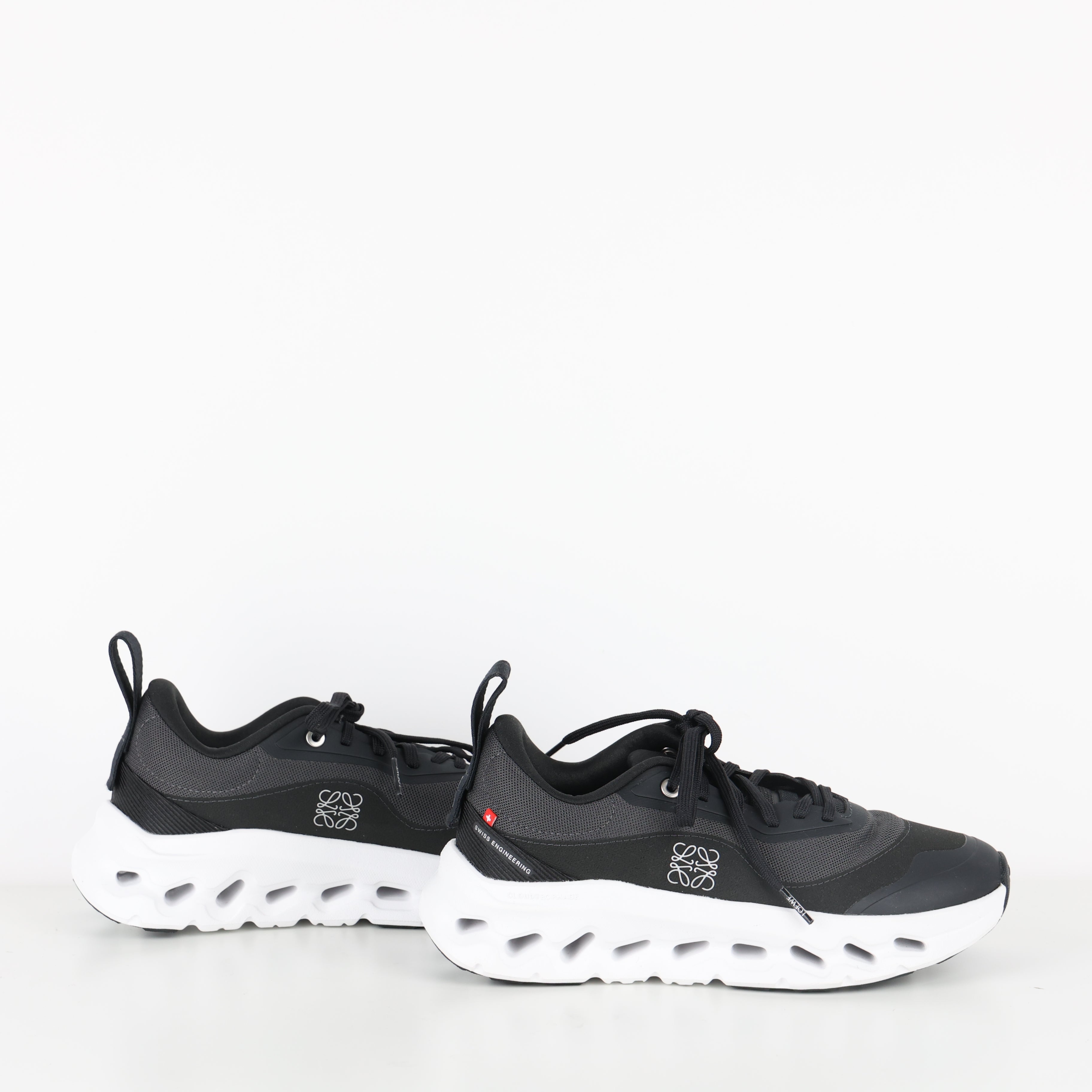 Trainers , Shoe Size 37