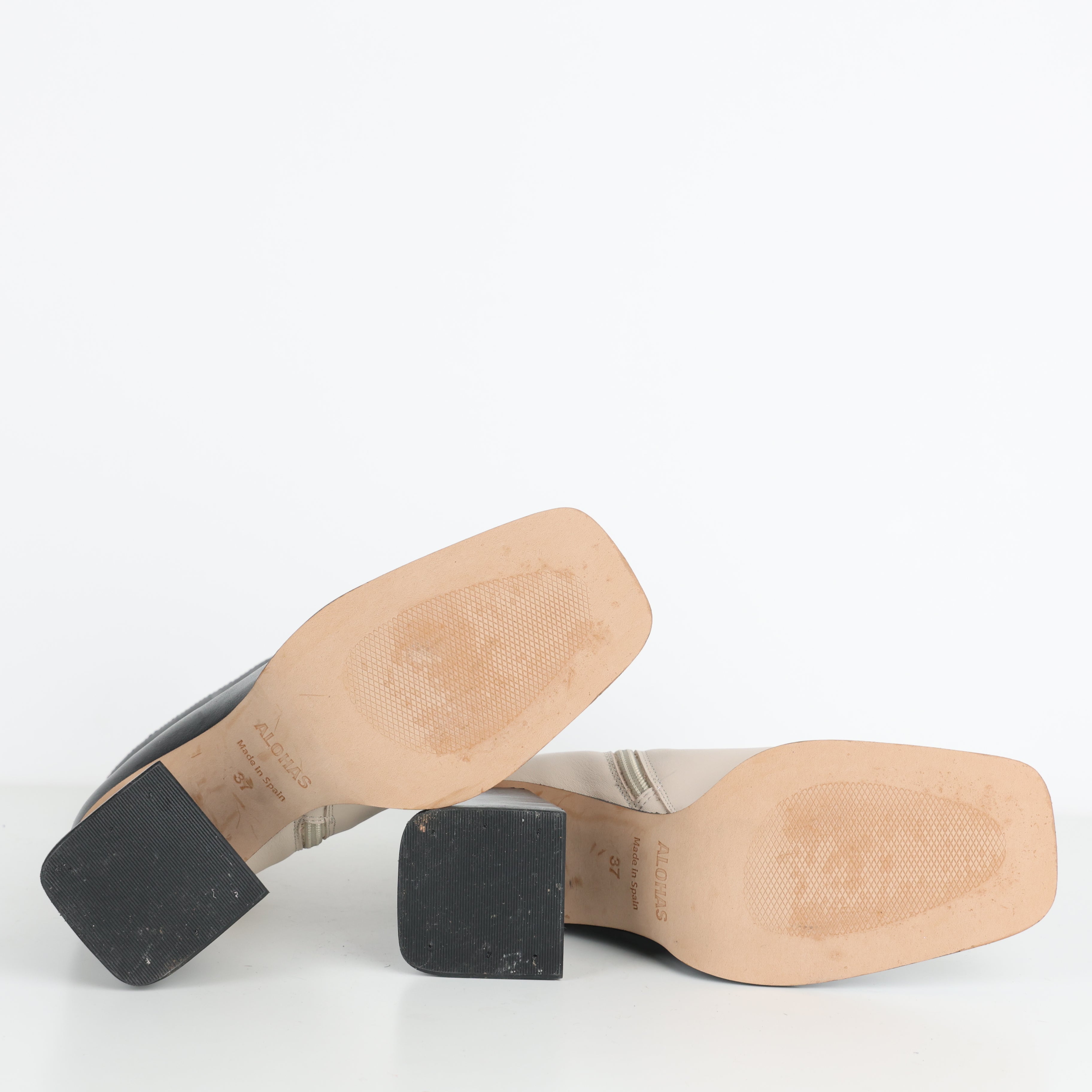Boots , Shoe Size 37