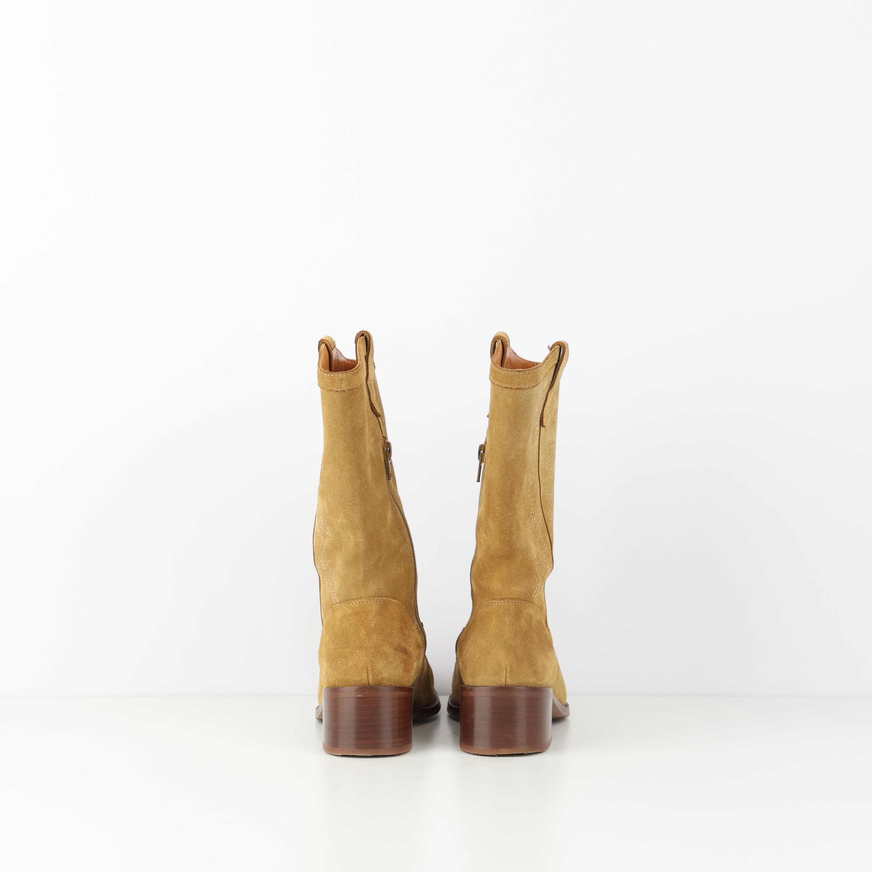 Boots , Shoe Size 37