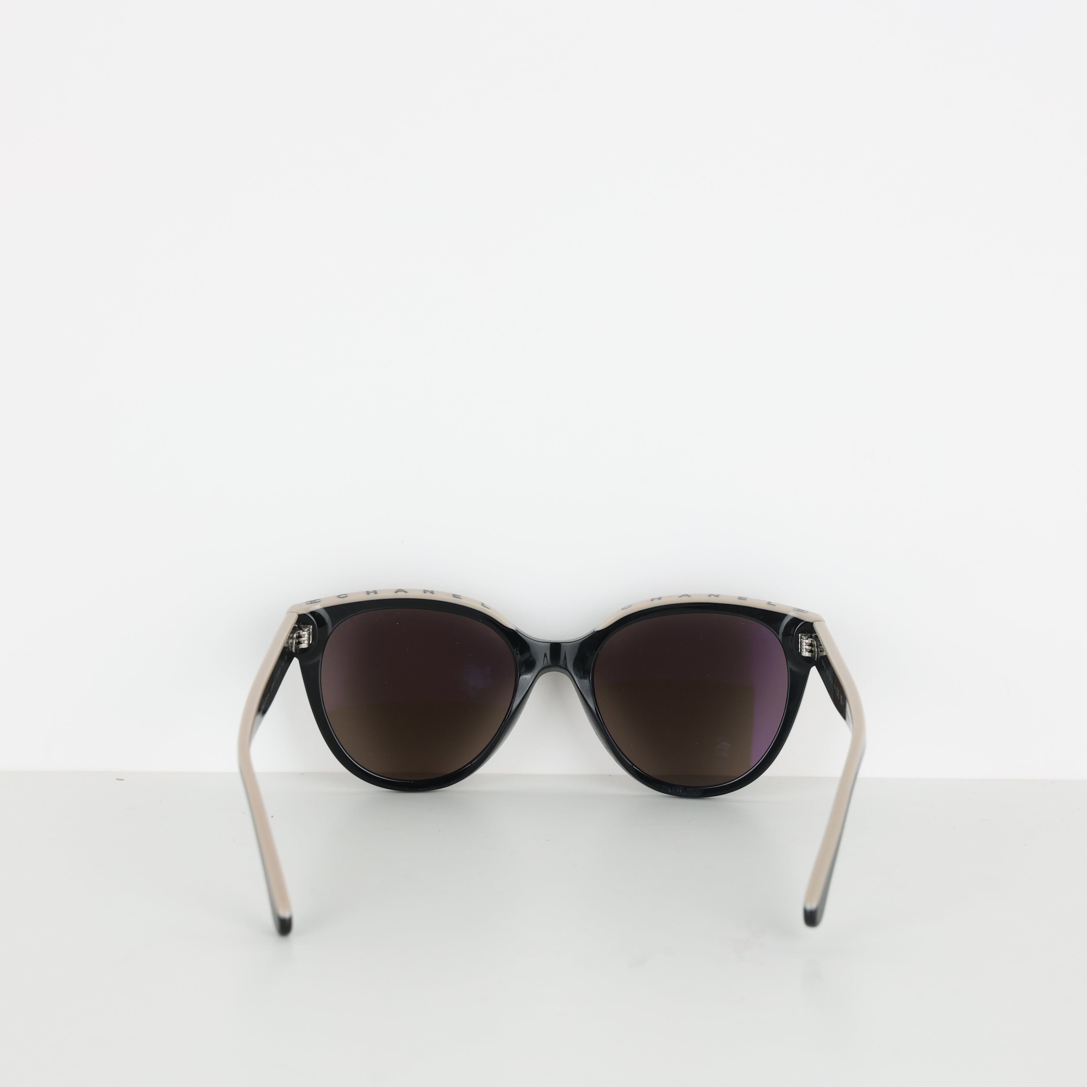 Sunglasses, UK Size One Size