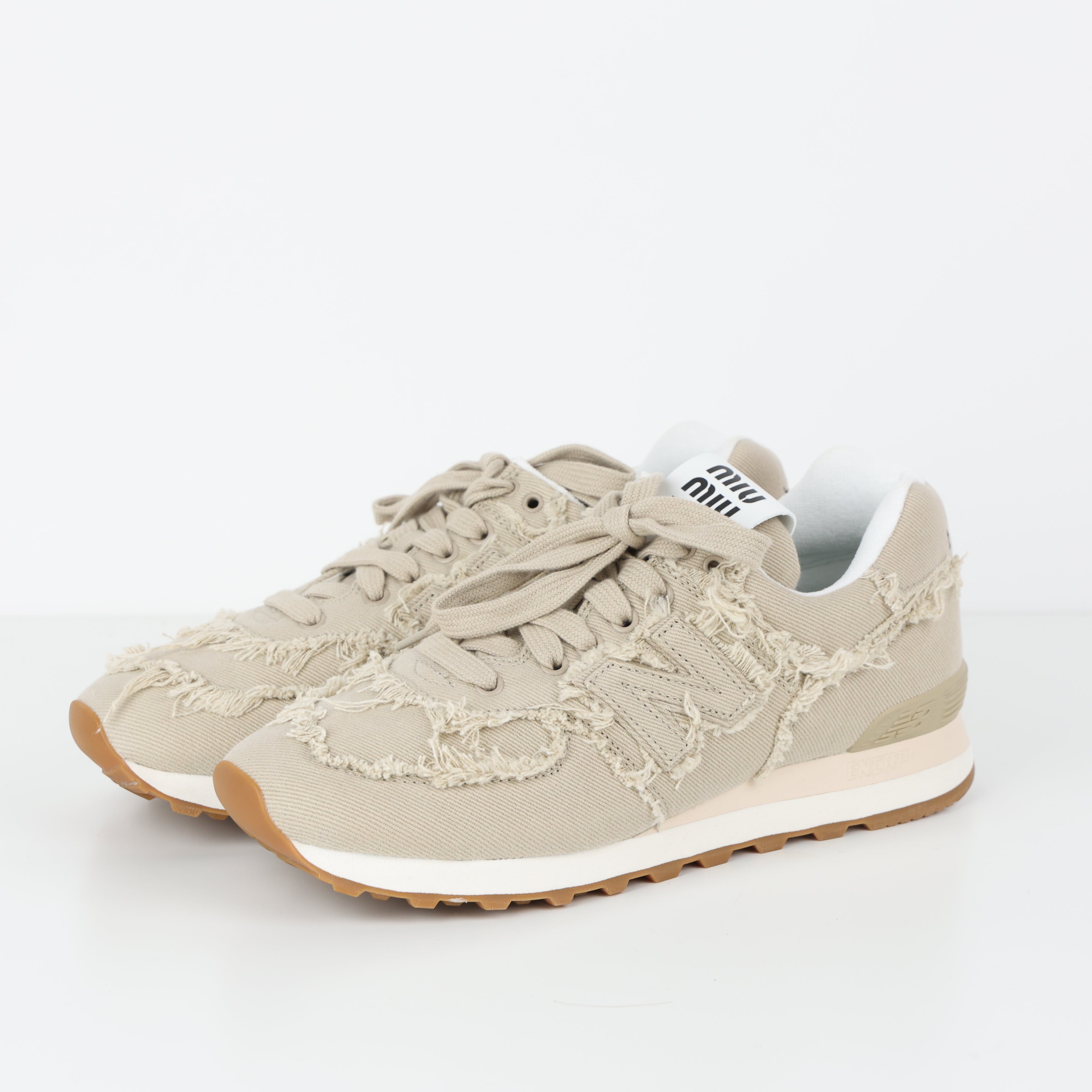 Trainers , Shoe Size 40