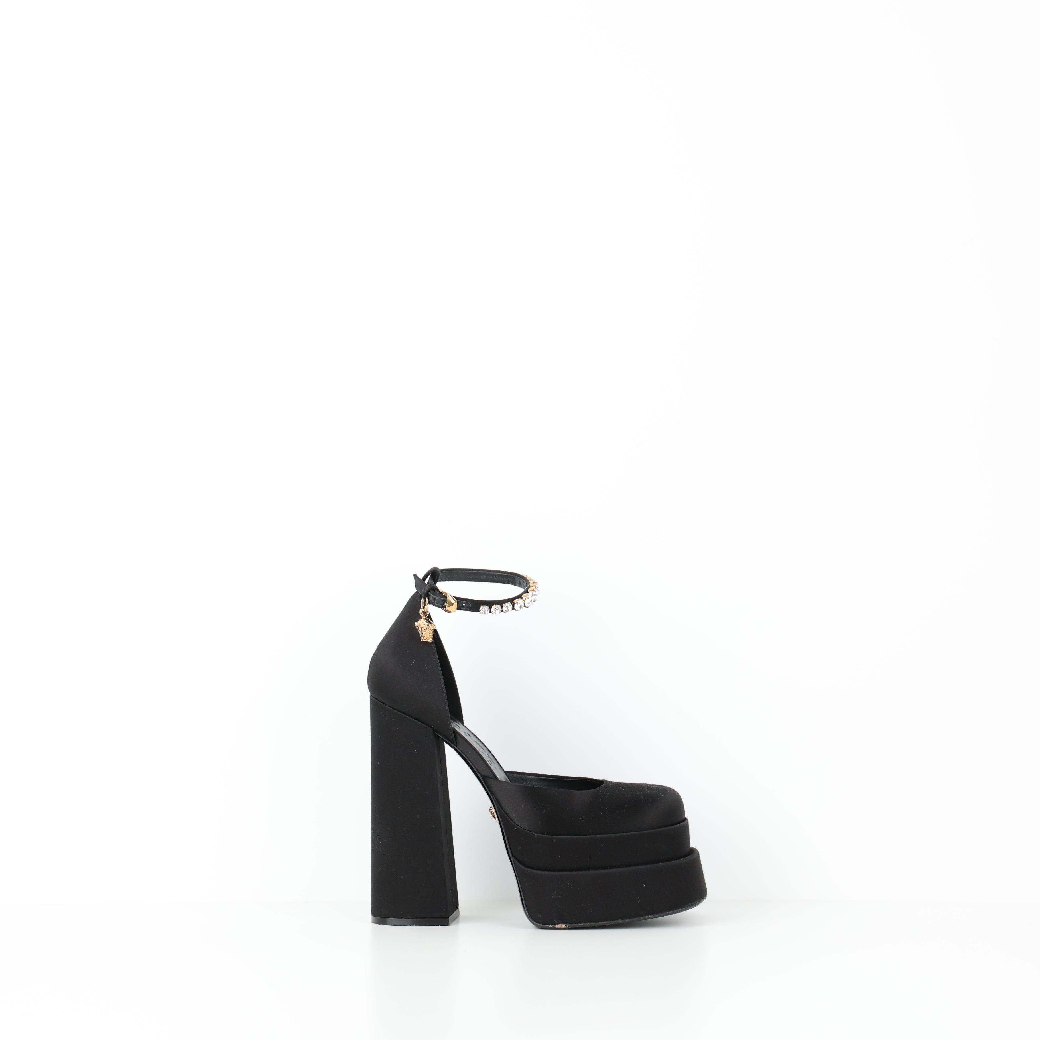 Heels , Shoe Size 39