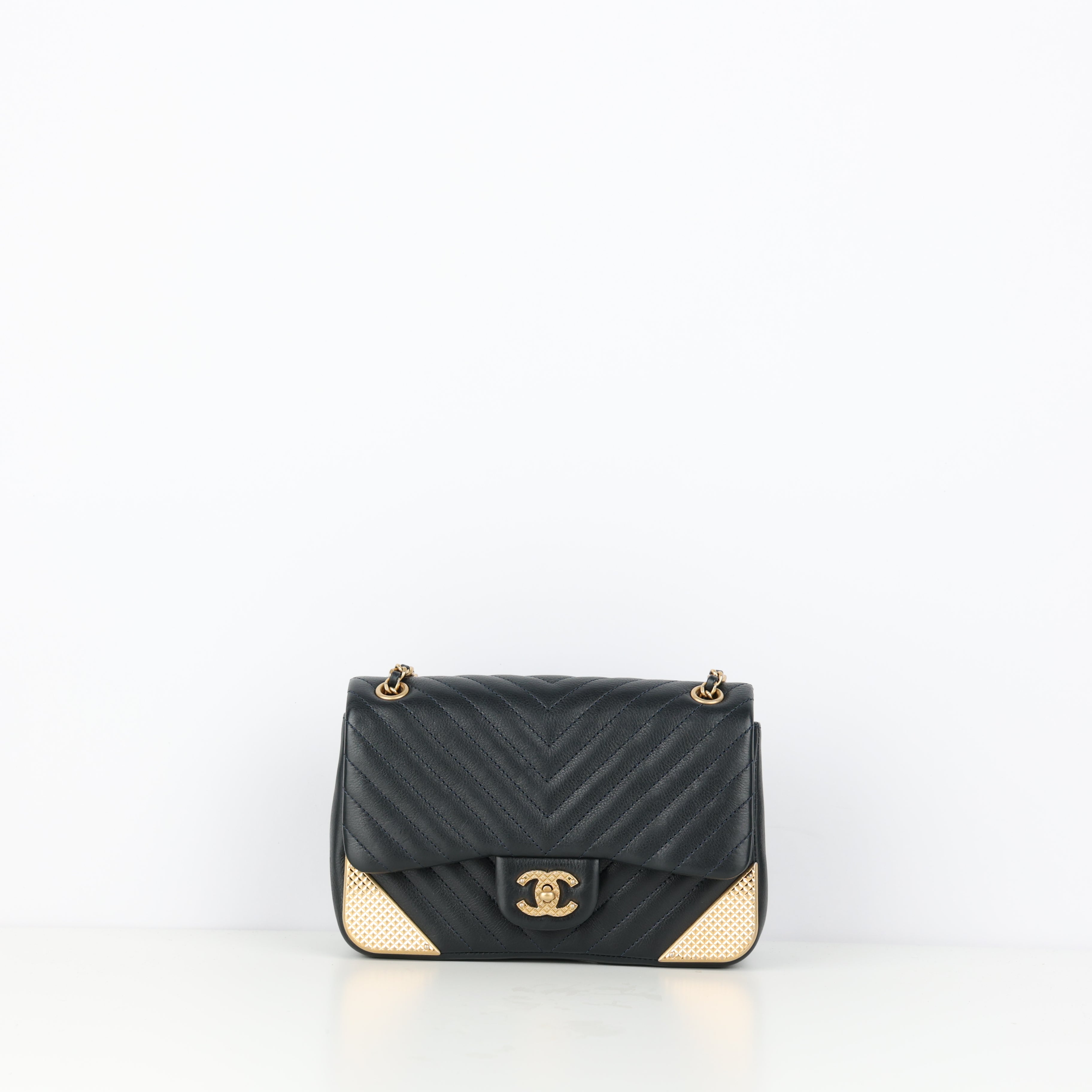 Chanel, Rock The Corner Bag