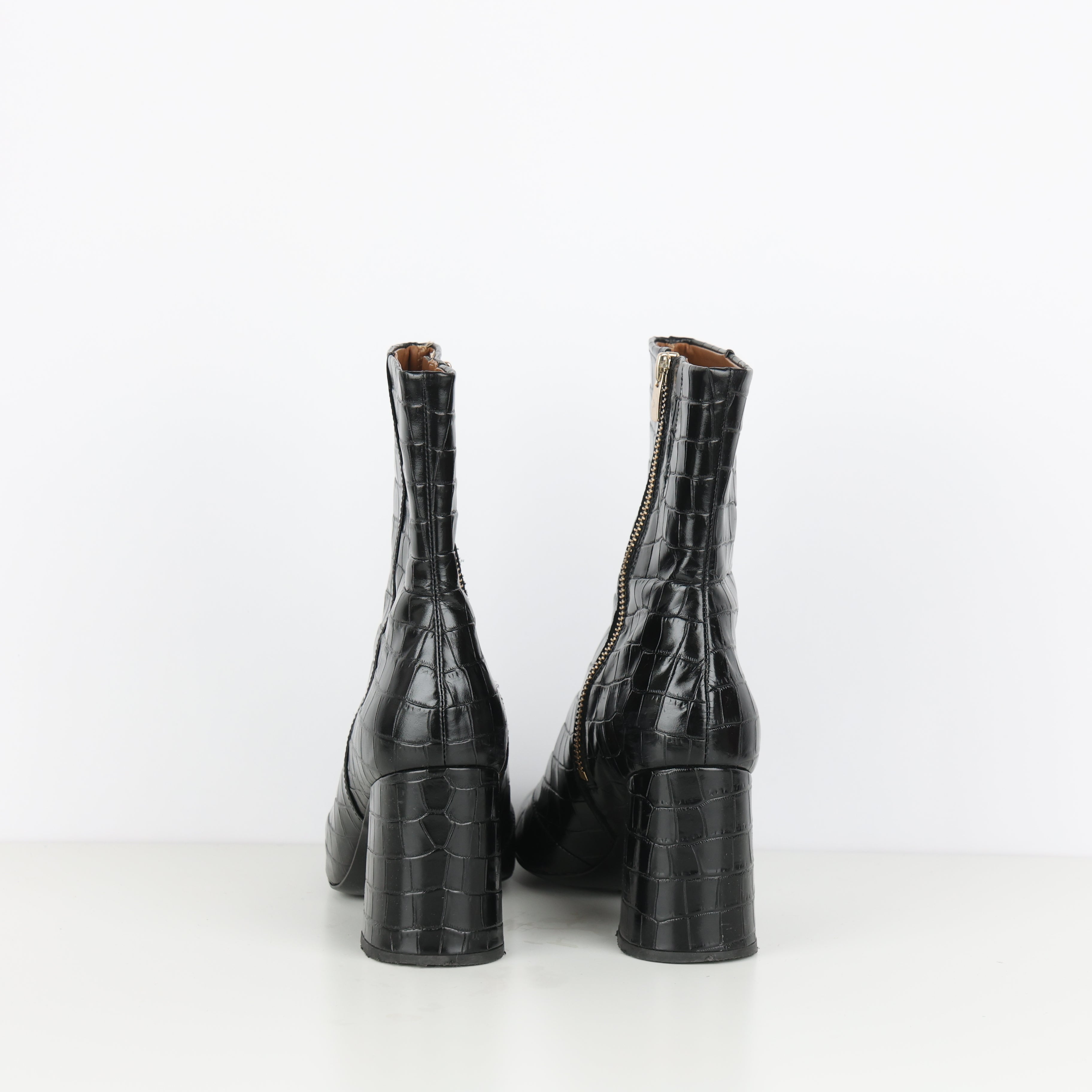 Boots , Shoe Size 39