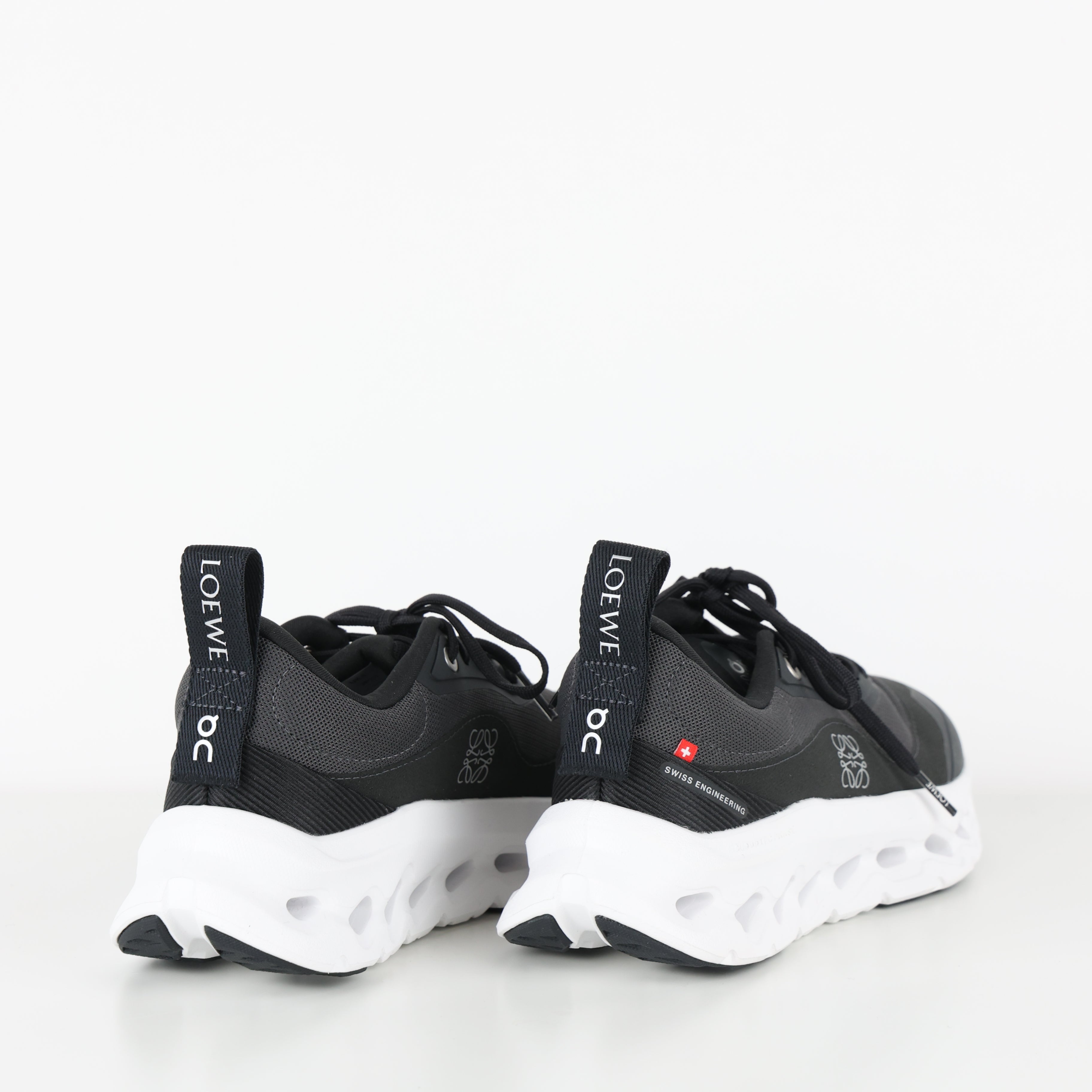 Trainers , Shoe Size 37