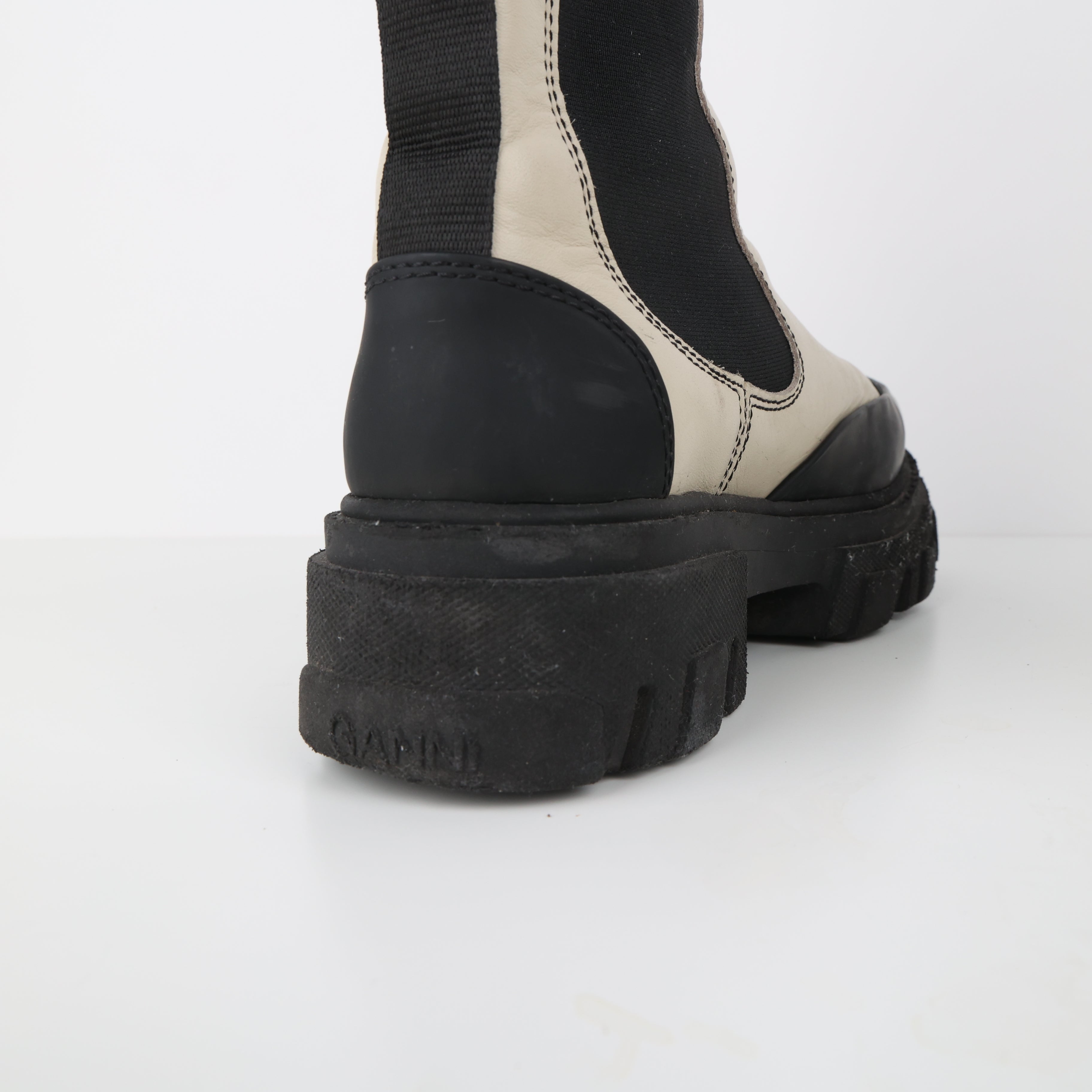 Boots , Shoe Size 39