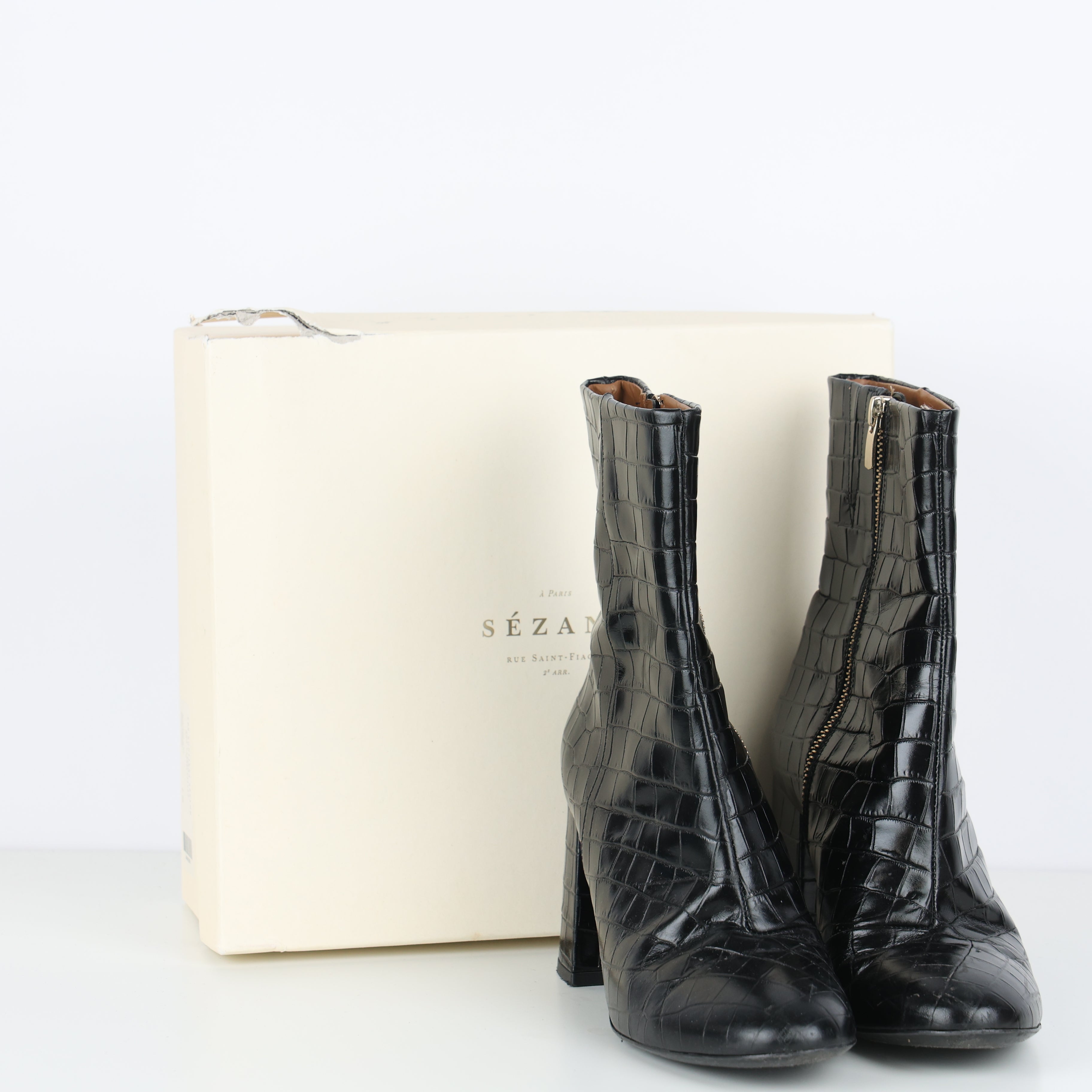 Boots , Shoe Size 39