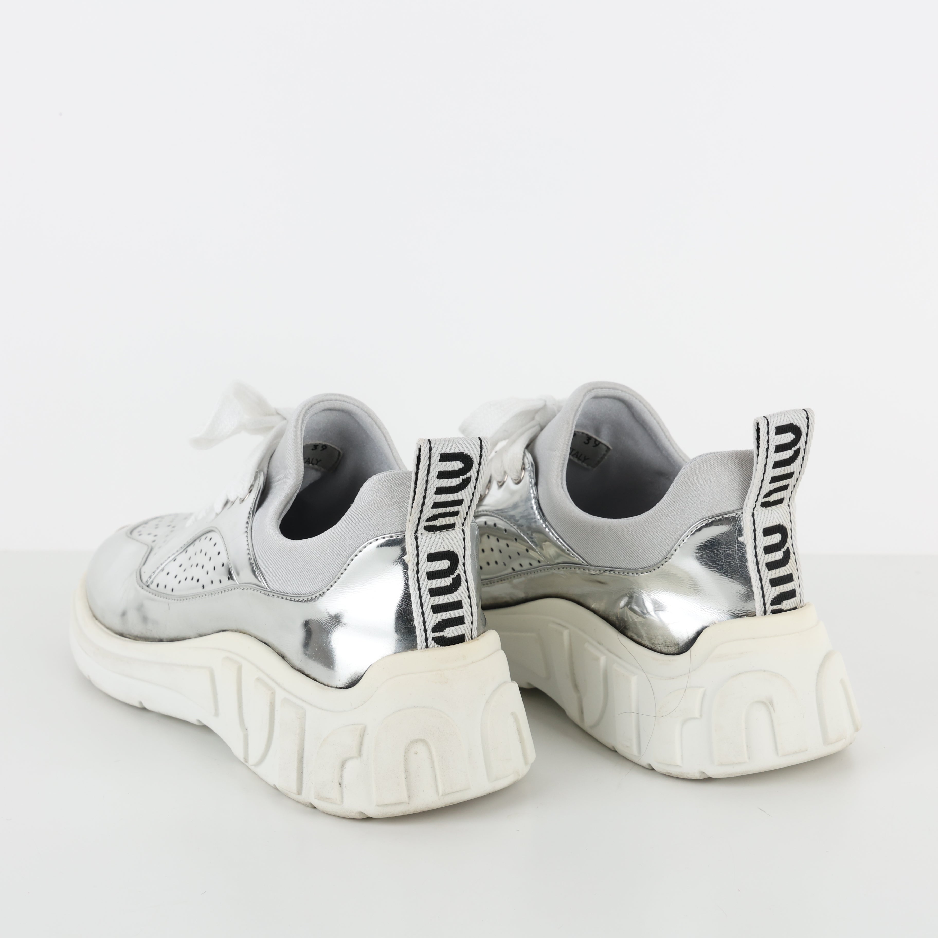 Trainers , Shoe Size 39