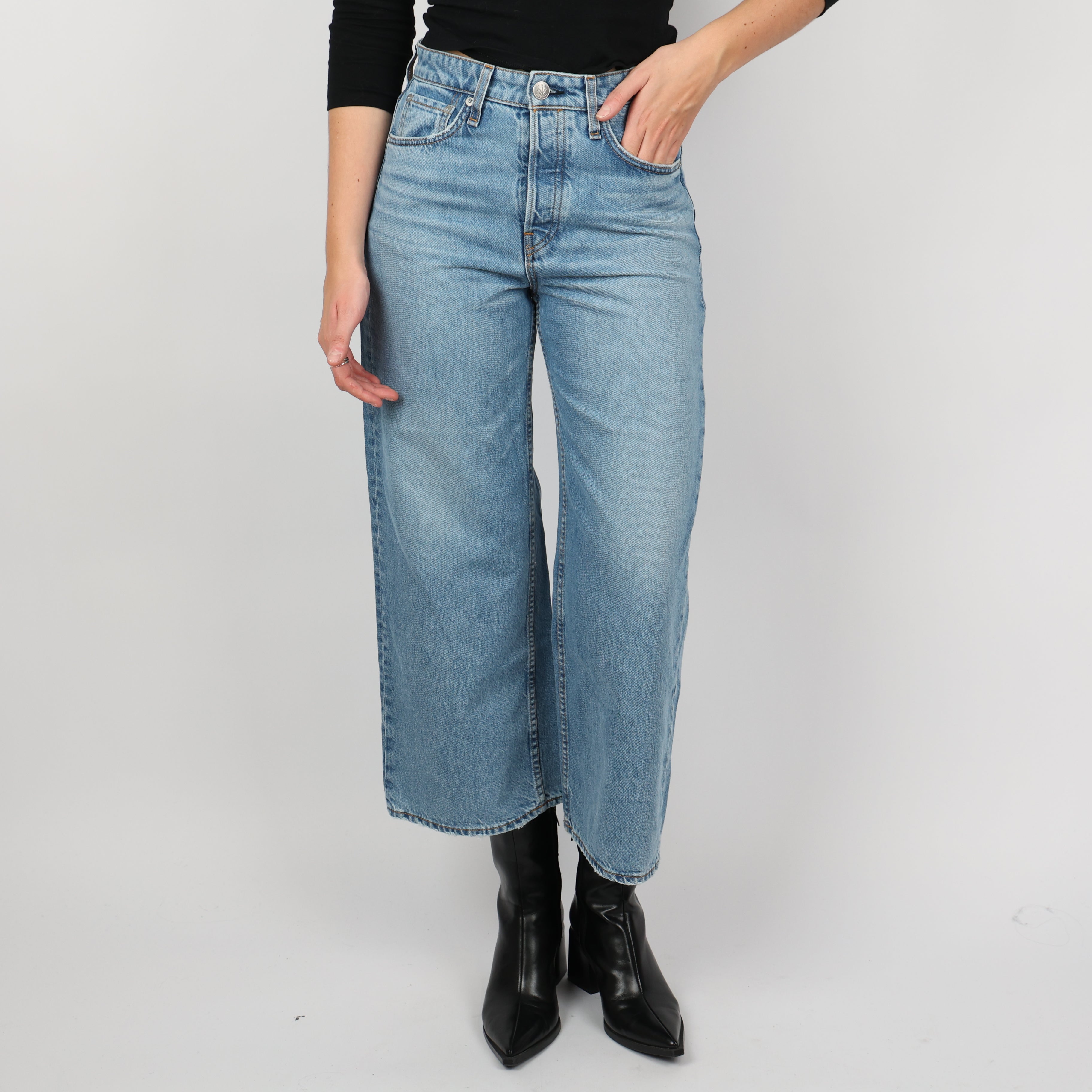 Jeans, Waist 28