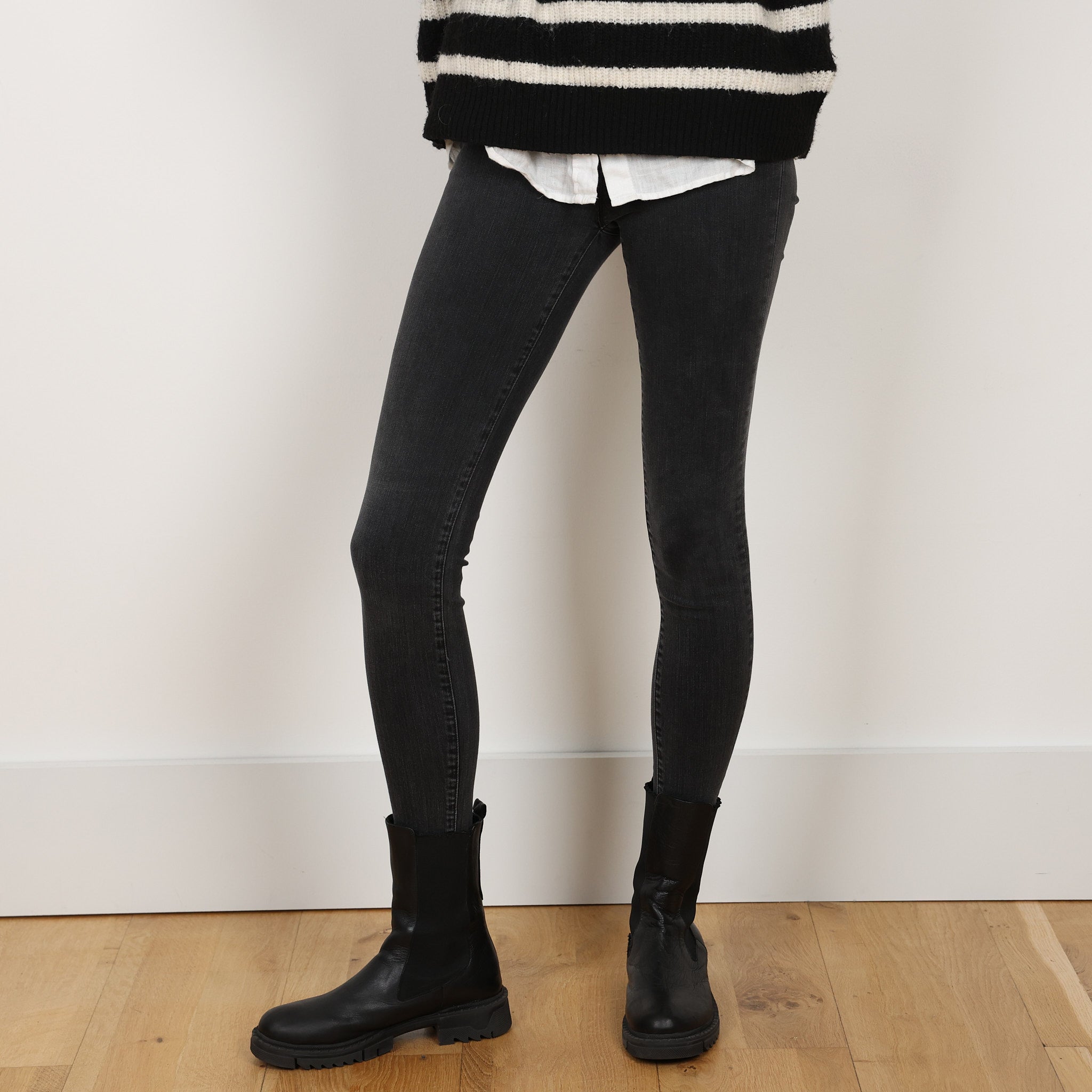 Jeans, Waist 25