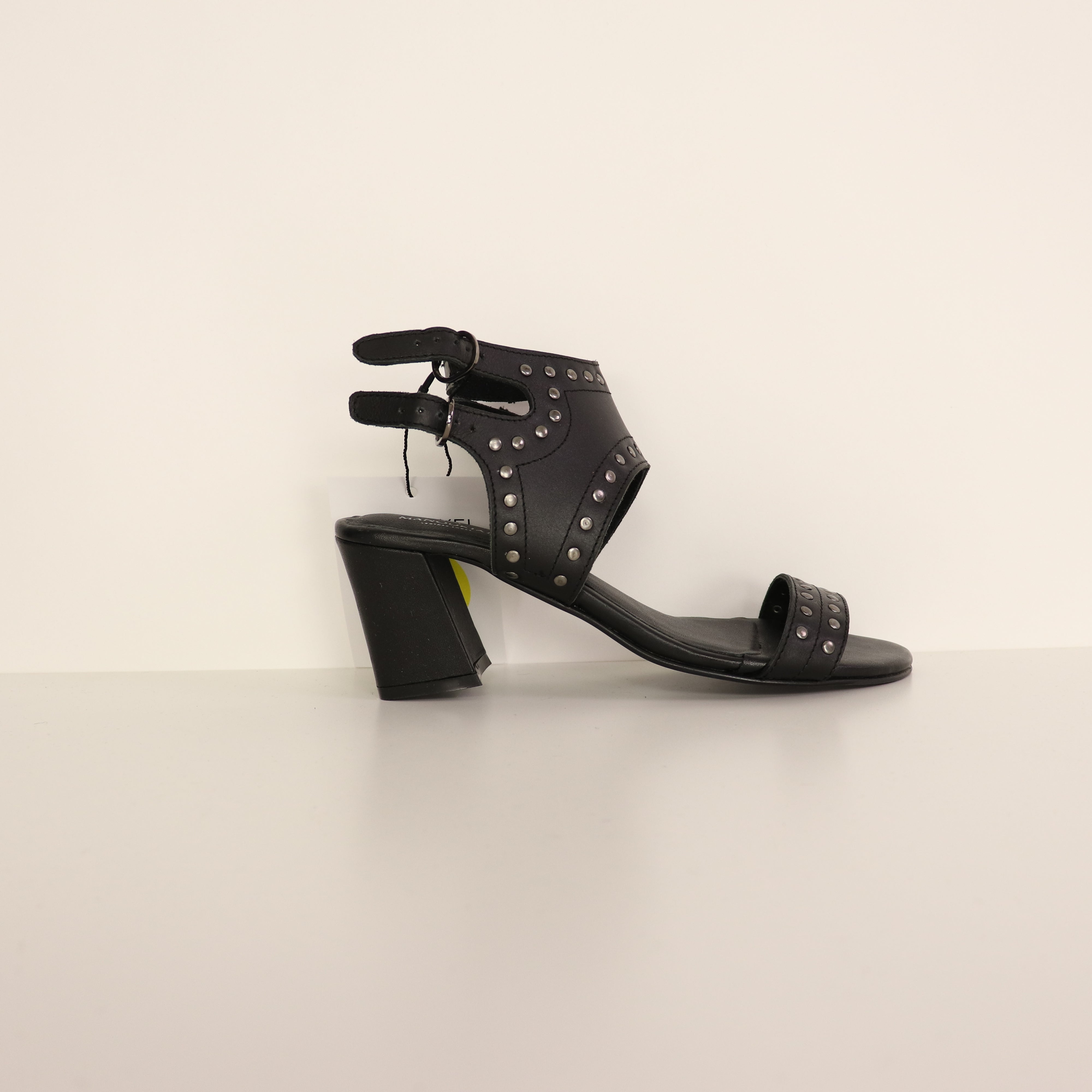 Shoes, 38