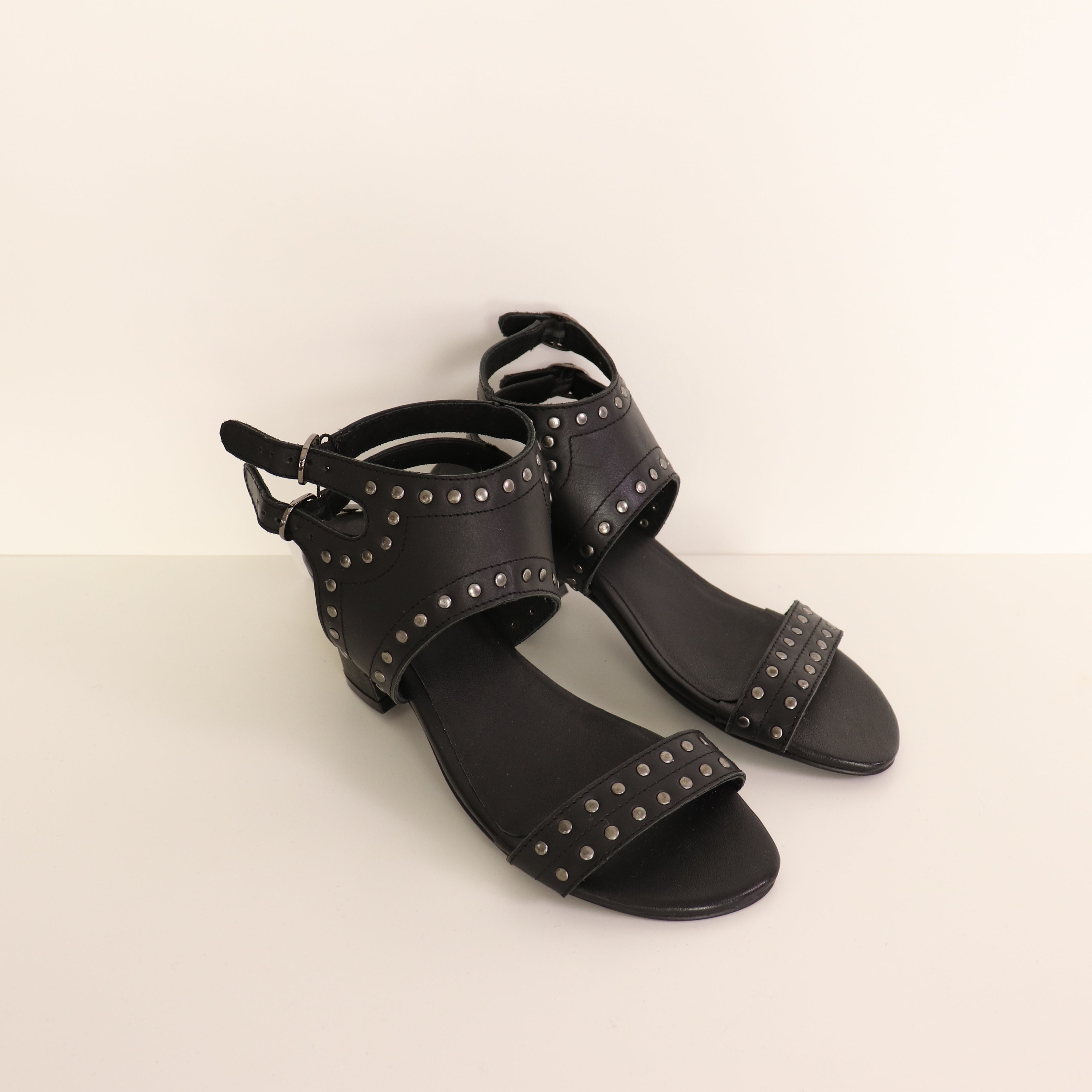 Shoes, 38
