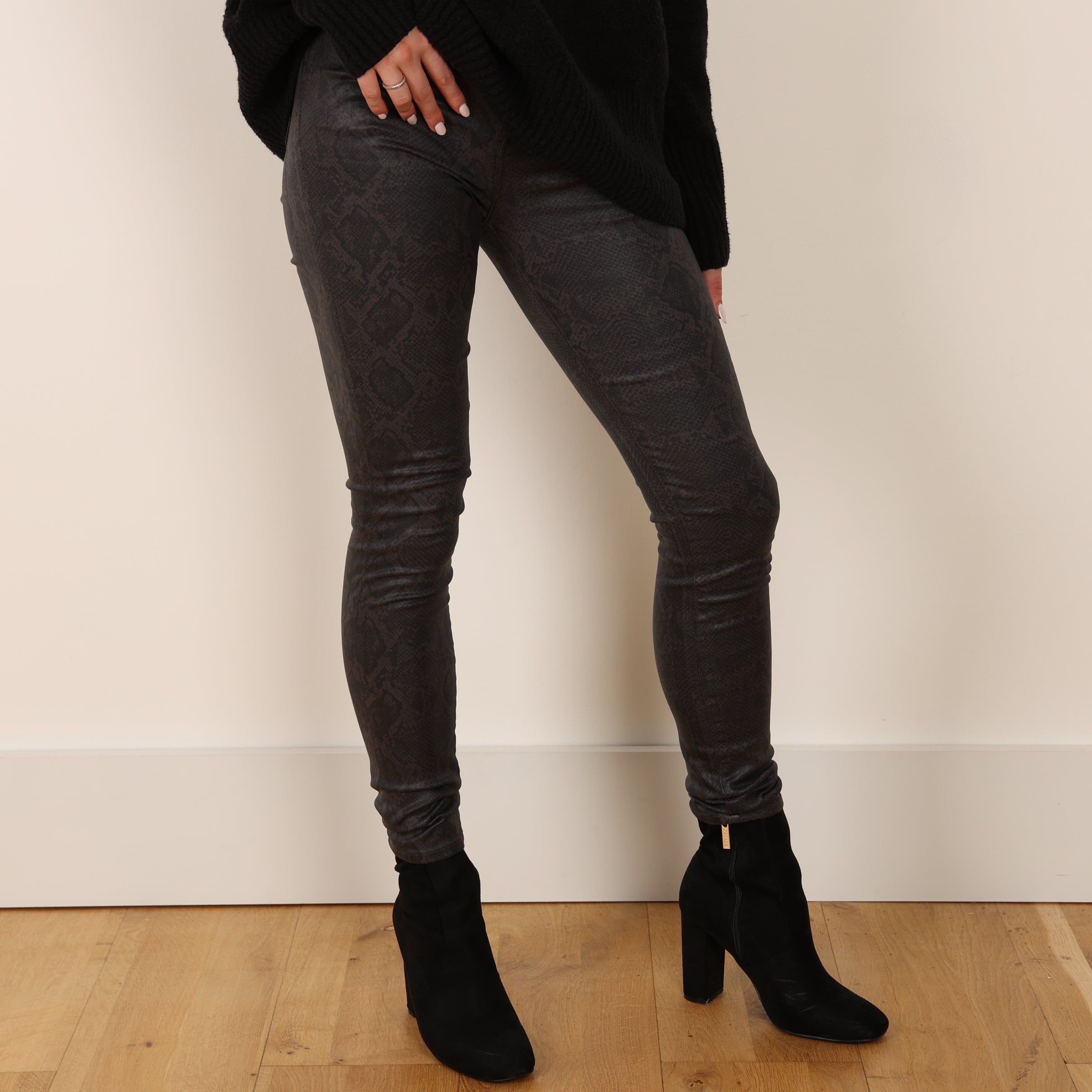Trousers, Waist 26