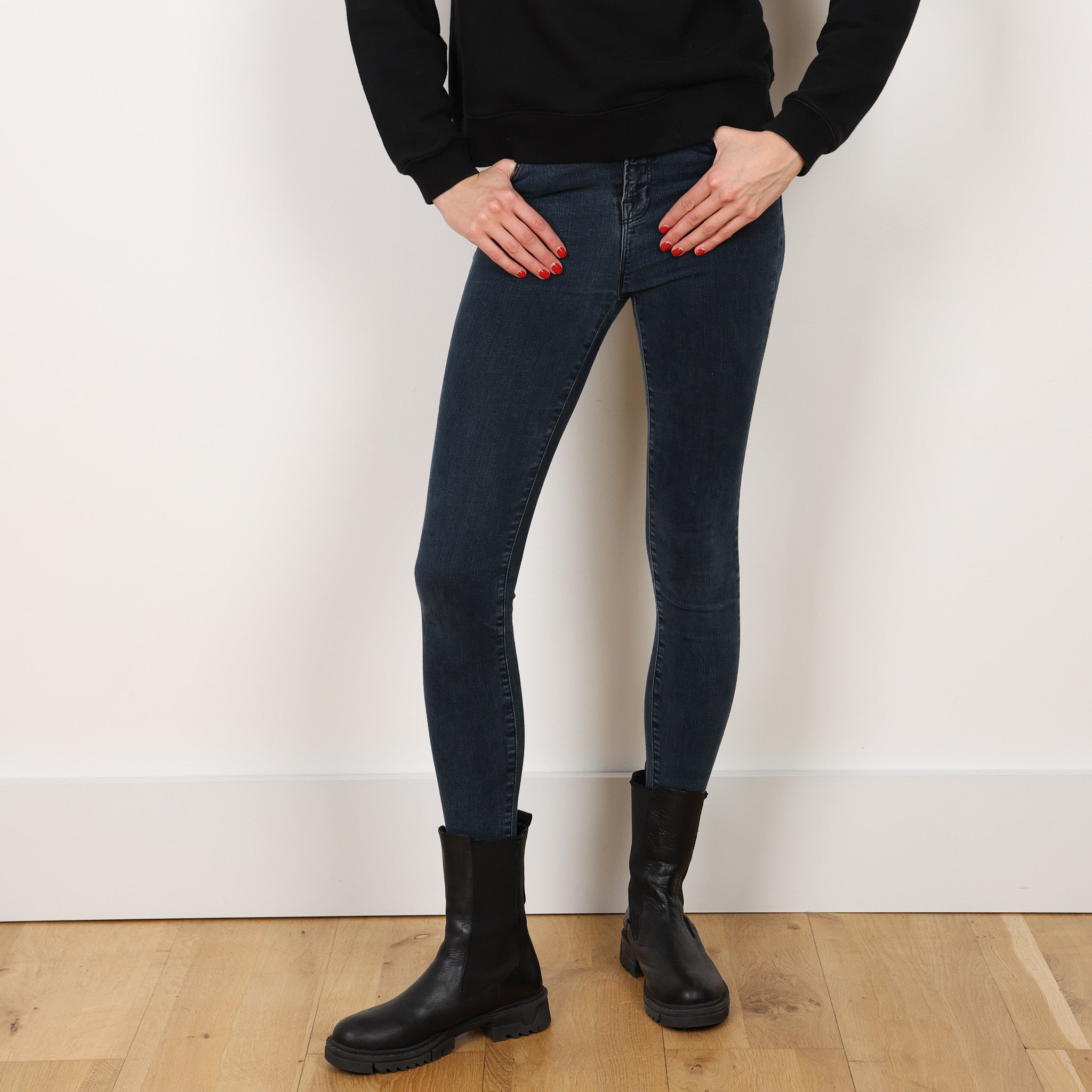 Jeans, Waist 26